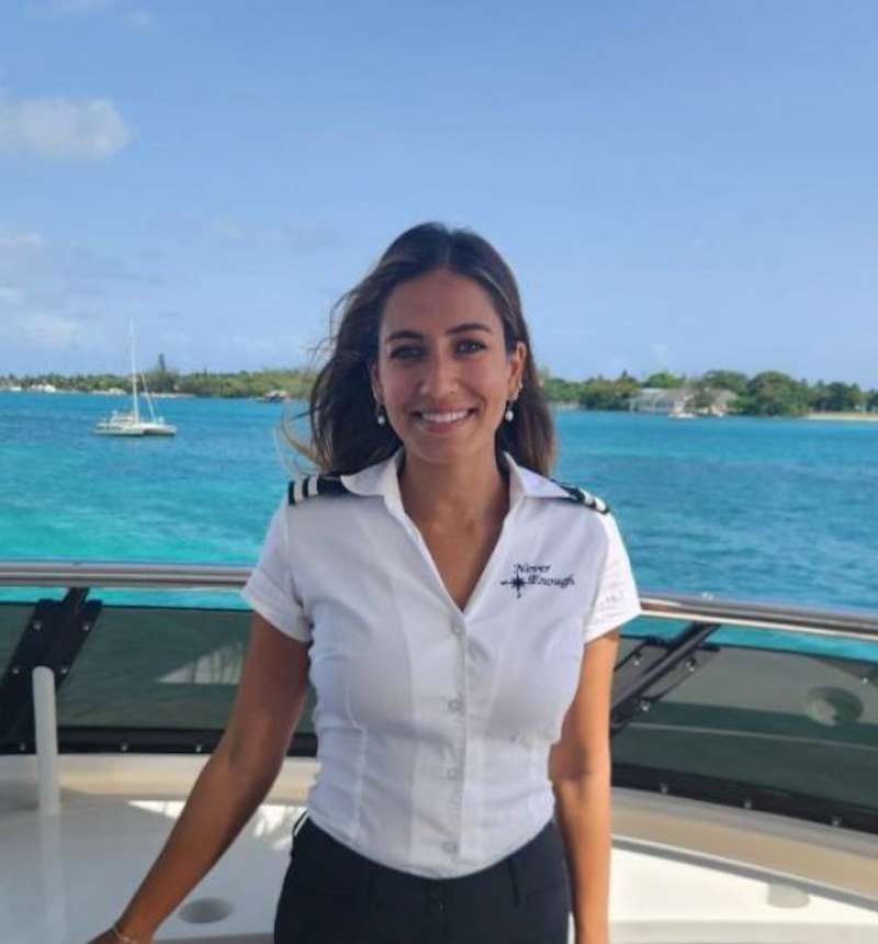 Shani Martinus, Stewardess