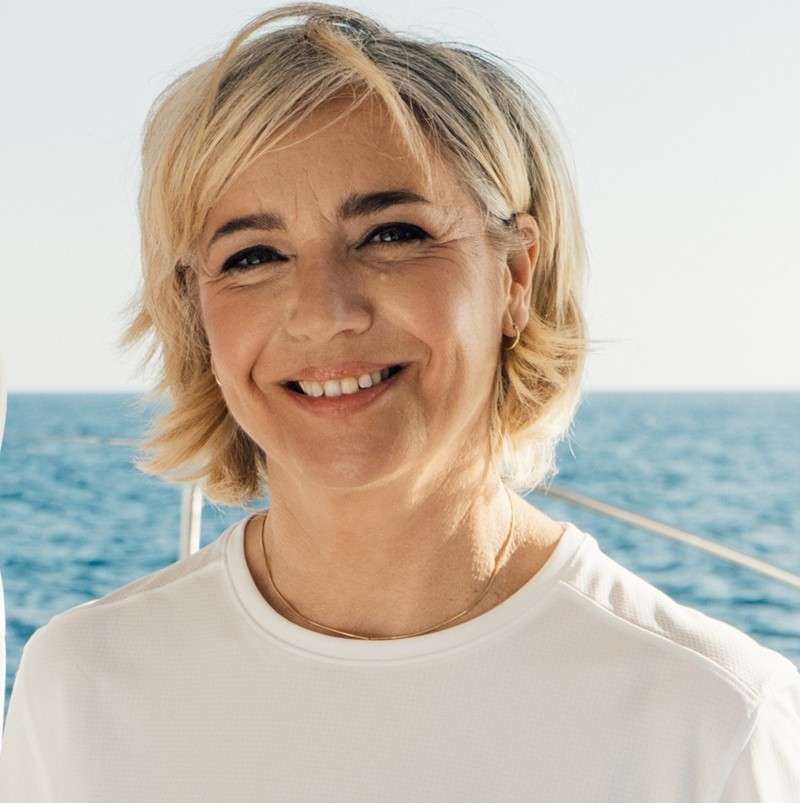 STEWARDESS CRISTINA RODRÍGUEZ