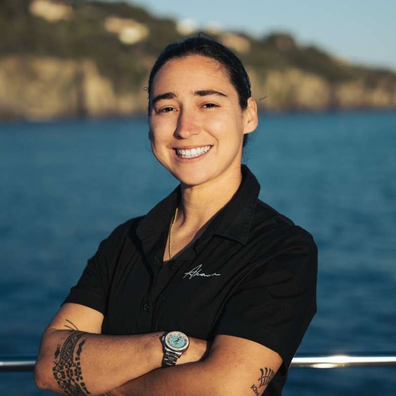 Maël Cesar, Stewardess