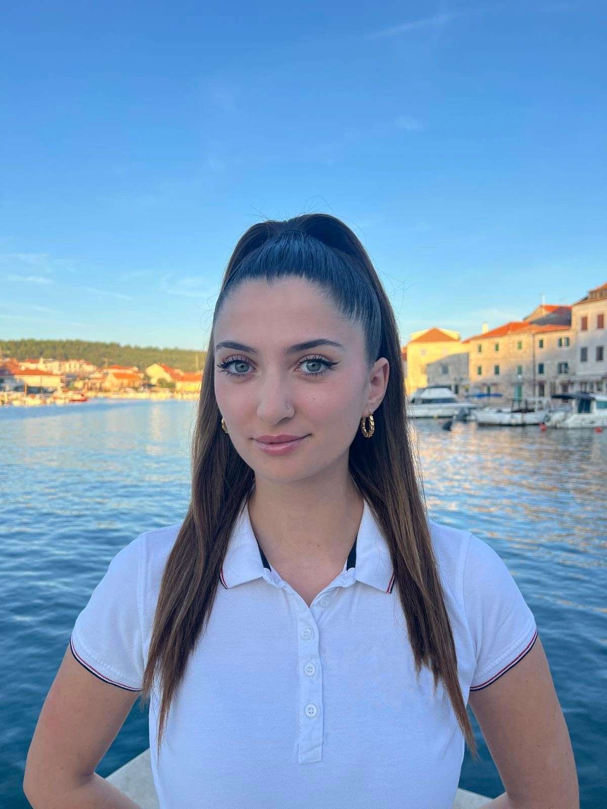Nina Zec, Stewardess