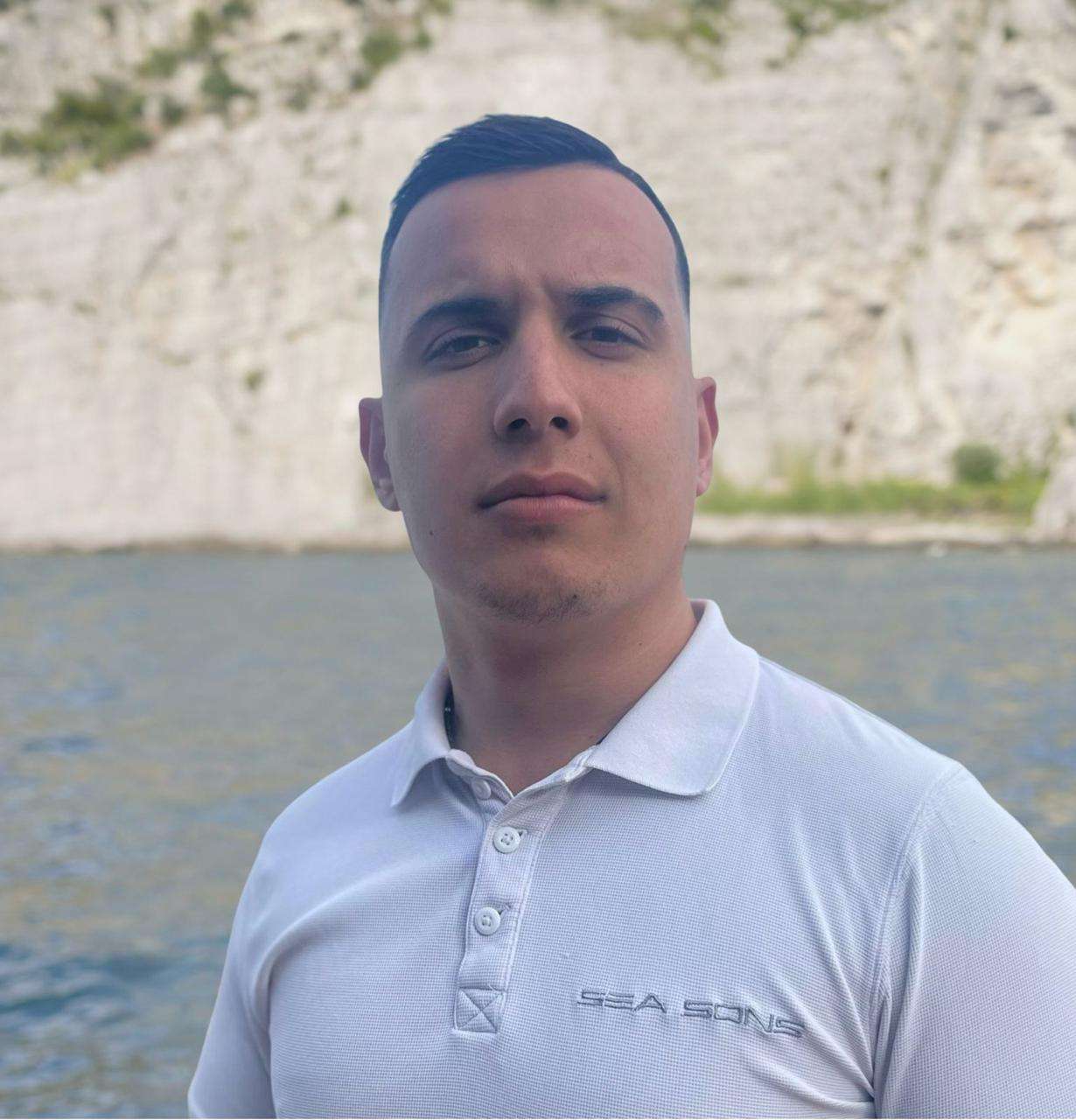 Riccardo Maddalena, Deckhand