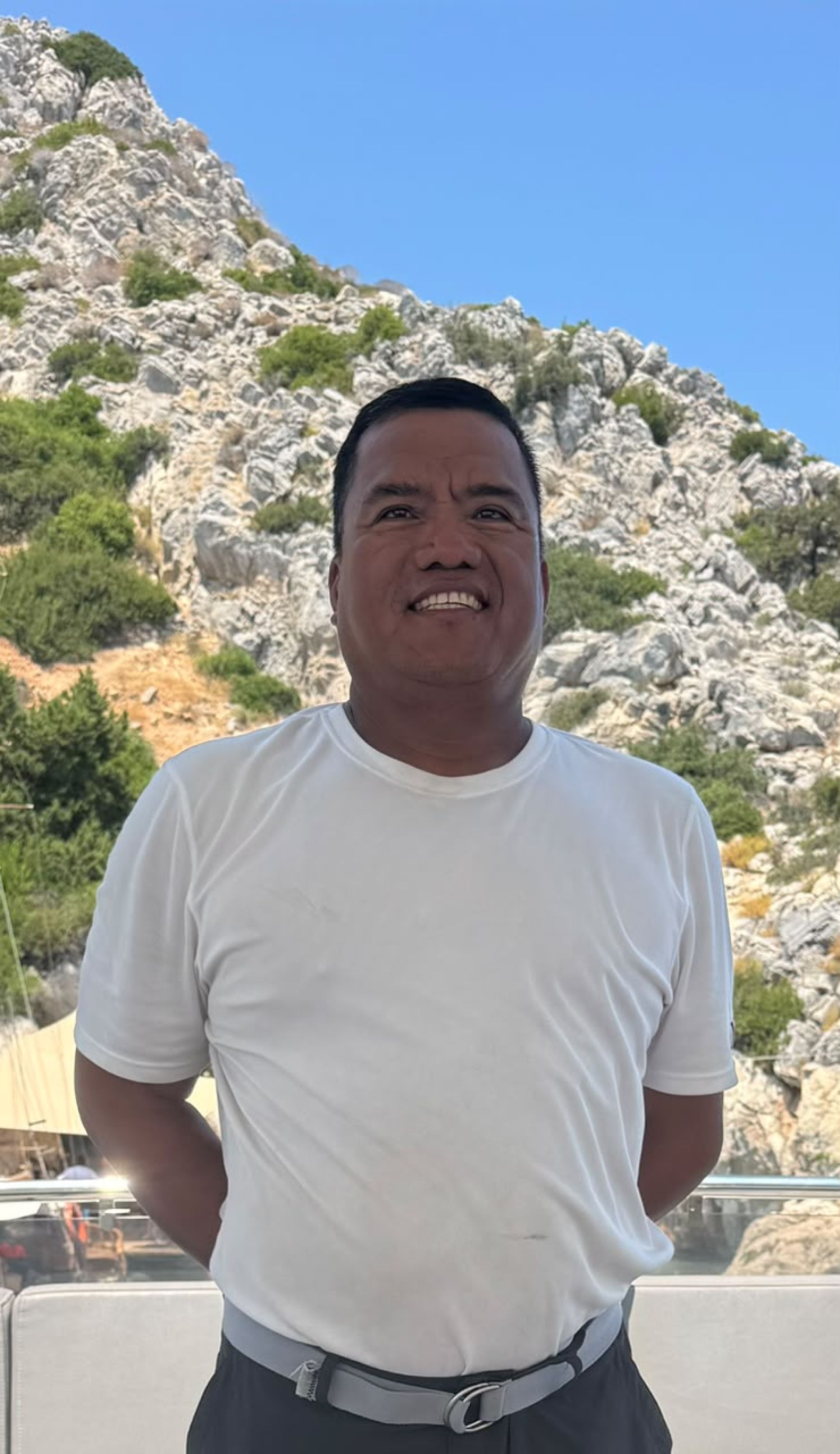 Deckhand Eric Alinan