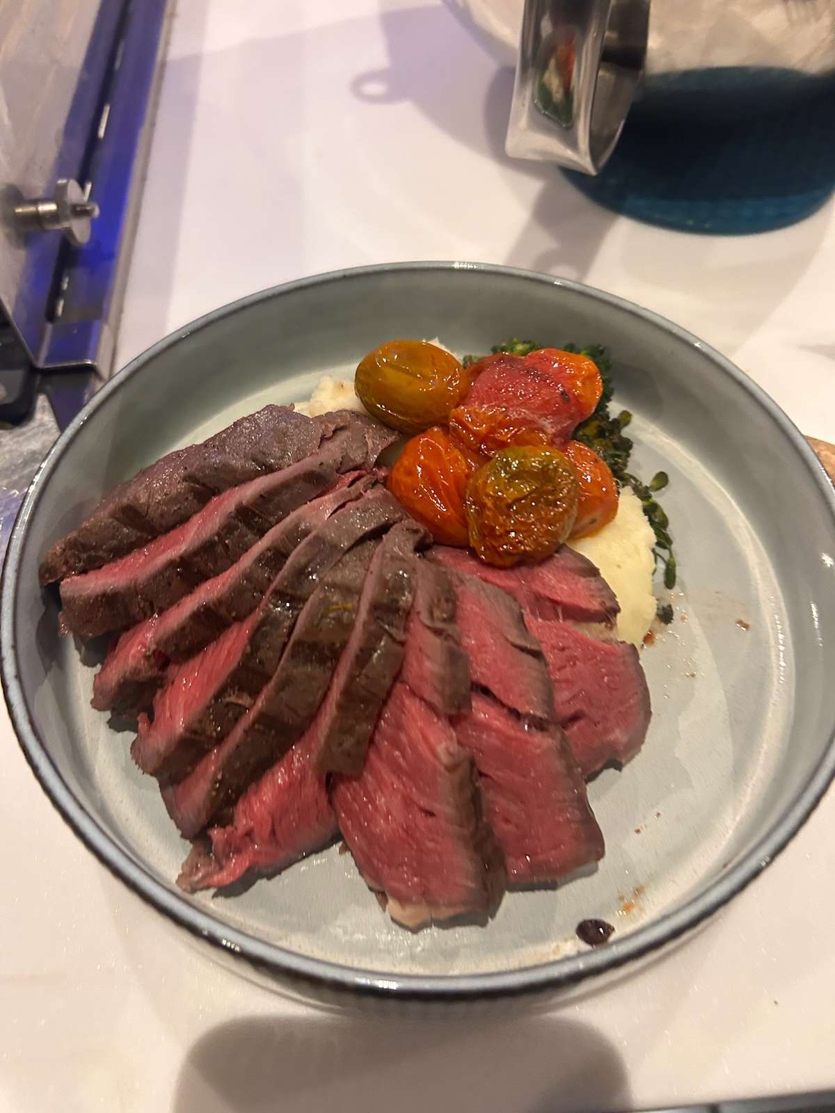 BLUE EYES - menu