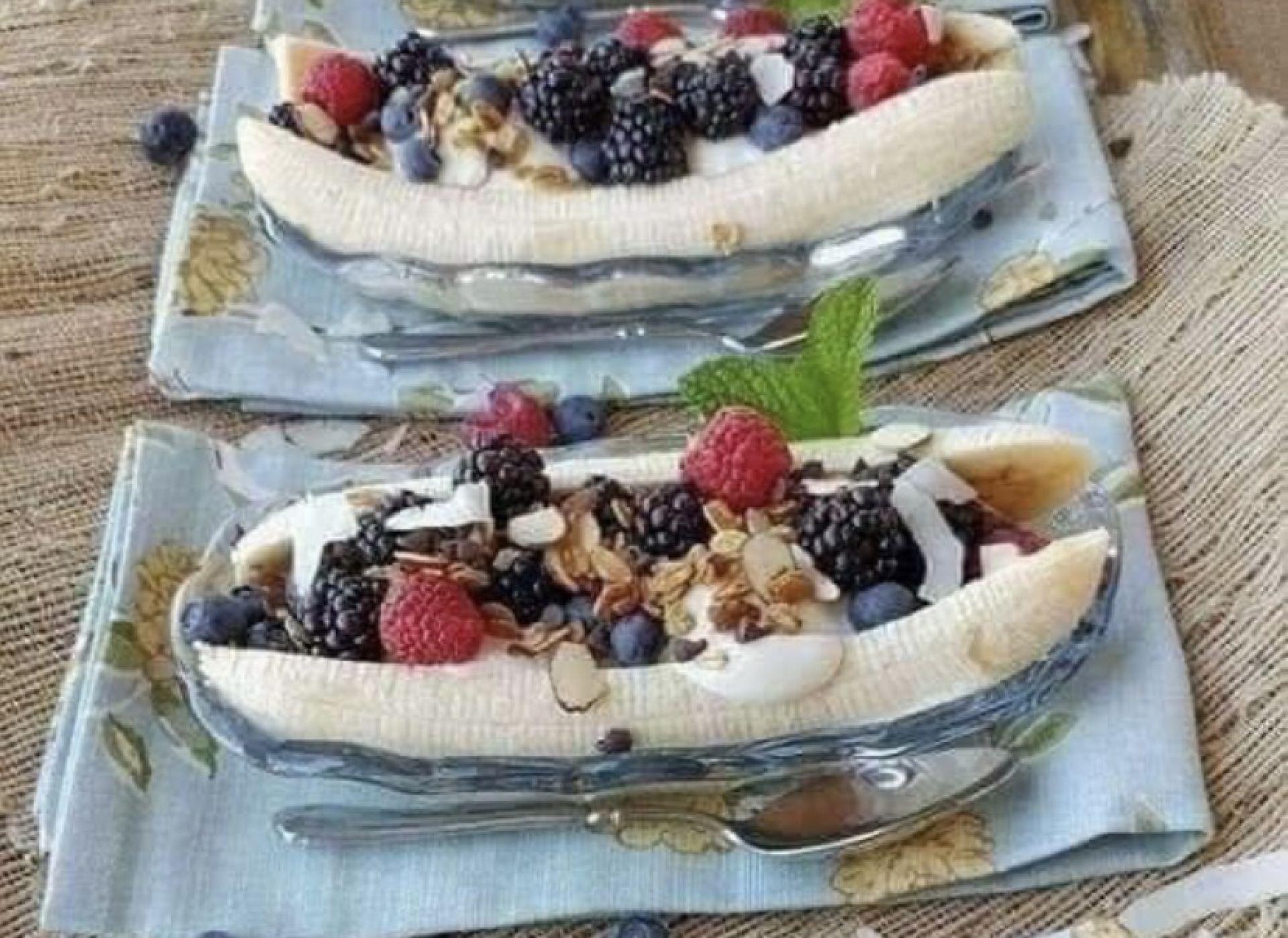 Banana split yogurt boats