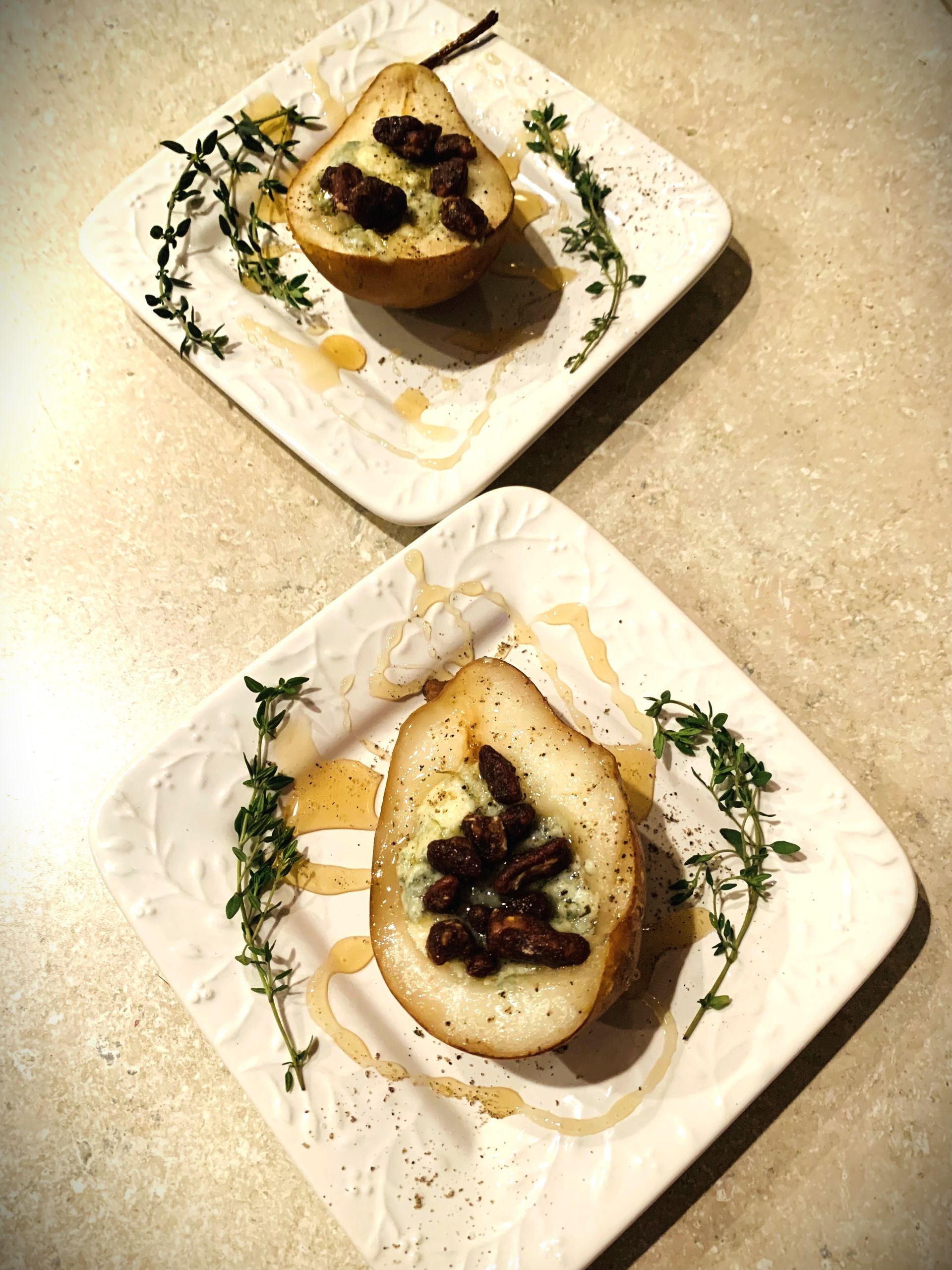 Baked pears with gorgonzola, caramelized pecans and hot honey glaze