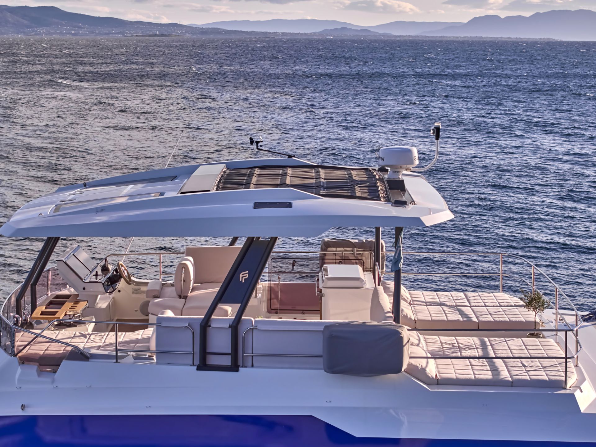 Majesty of Greece photo 15