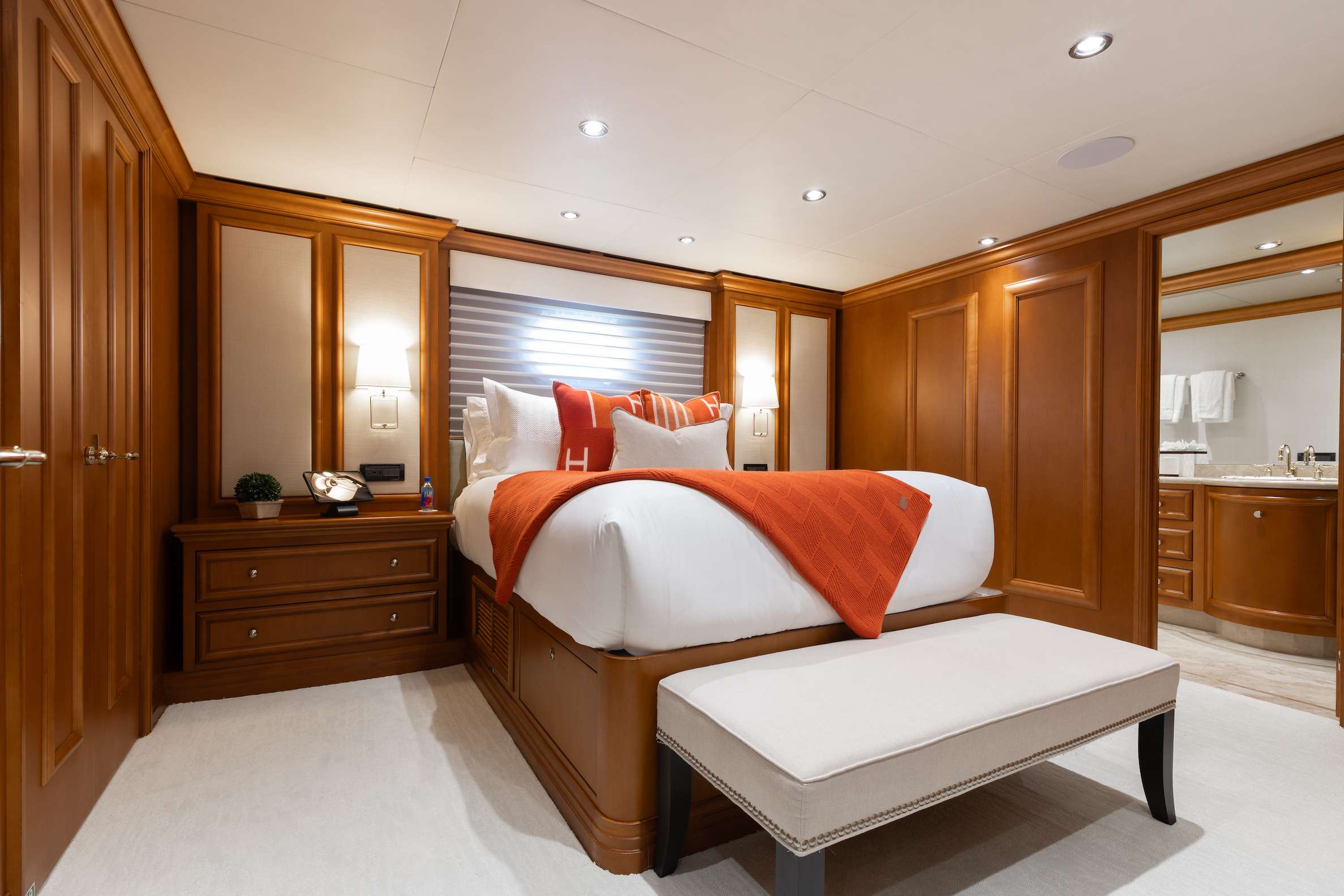 Thumbnail yachtPic12