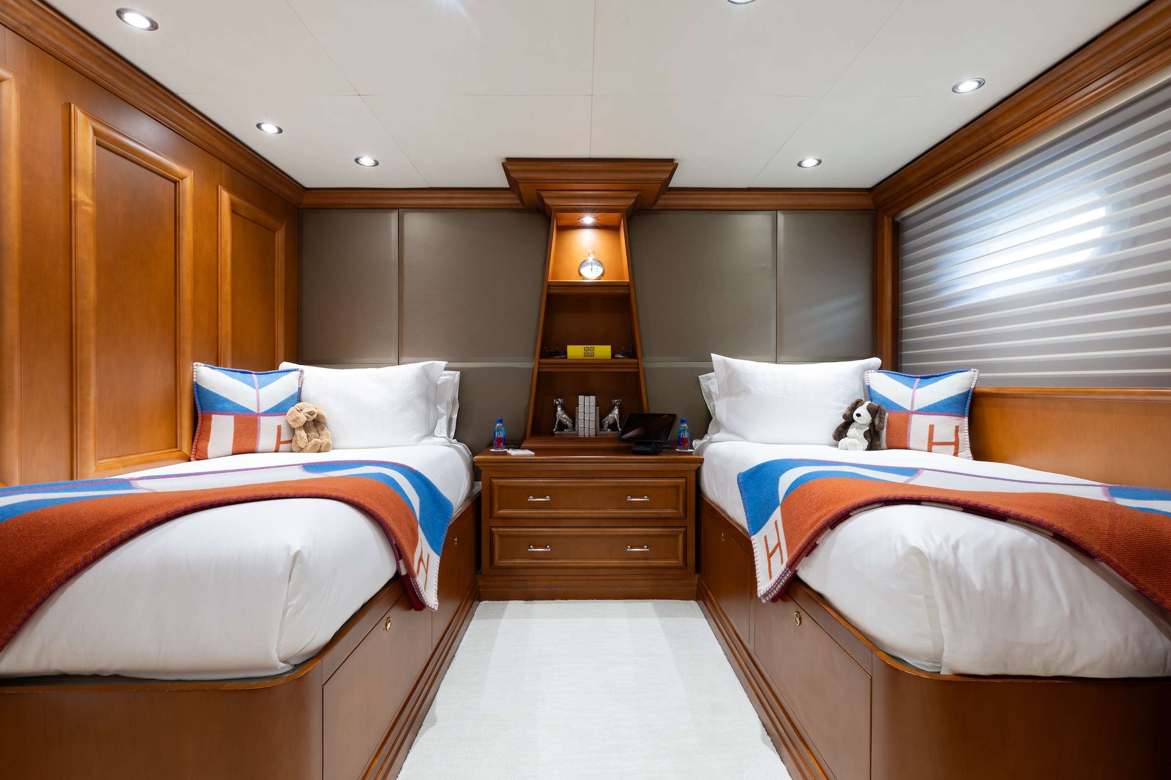 Thumbnail yachtPic13