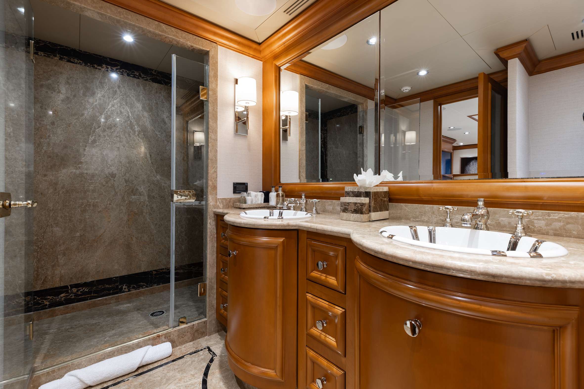 Thumbnail yachtPic9