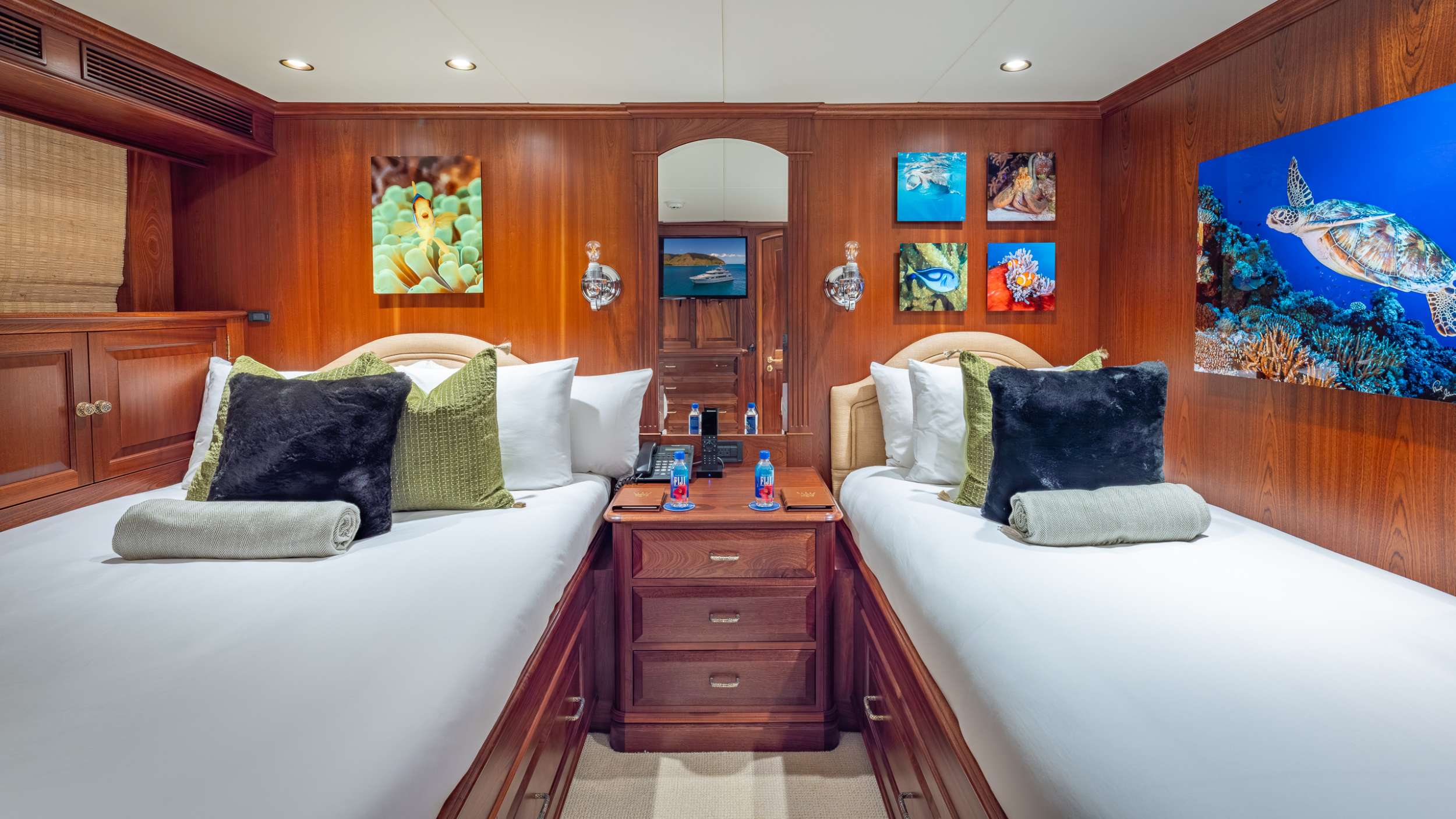 Thumbnail yachtPic11