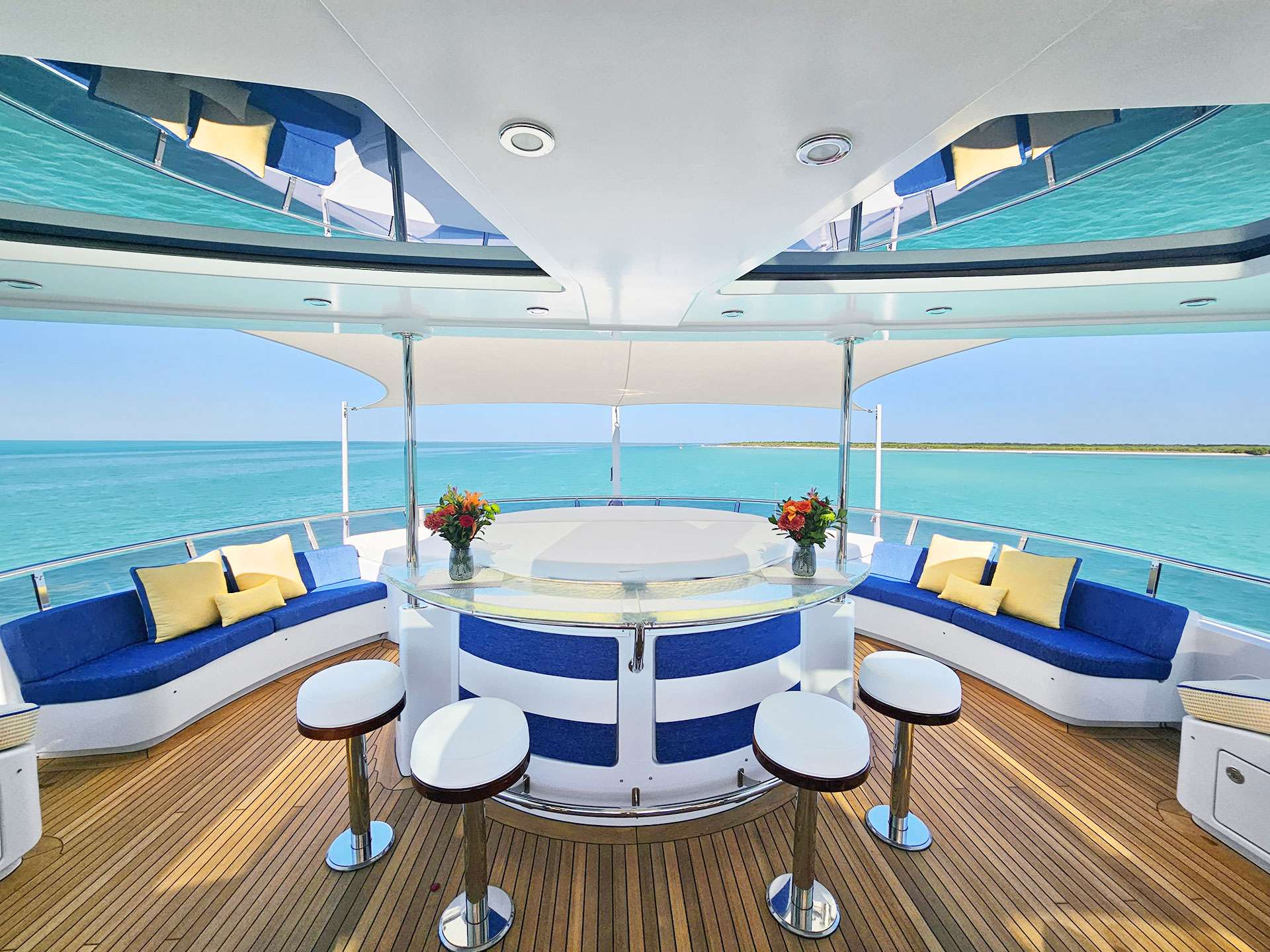 Thumbnail yachtPic14