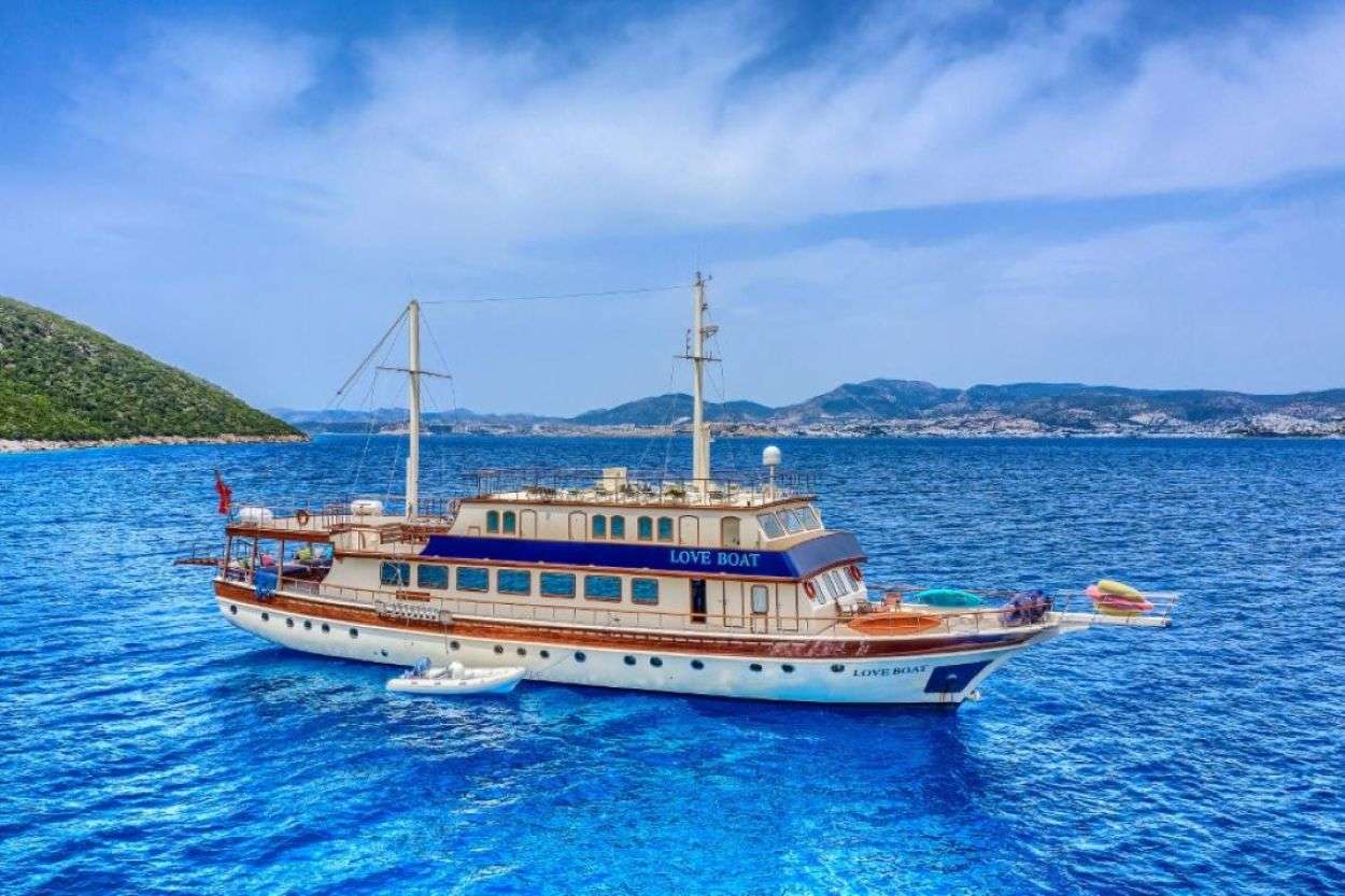 Love Boat photo 19