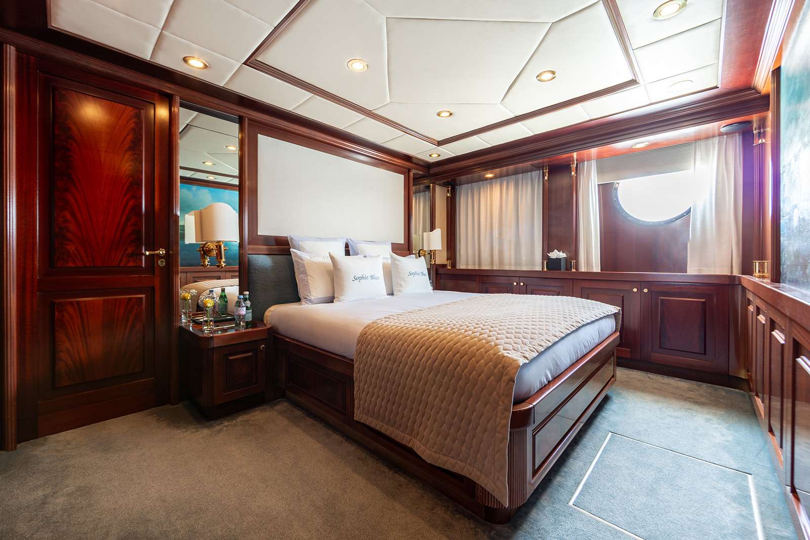 Thumbnail yachtPic18