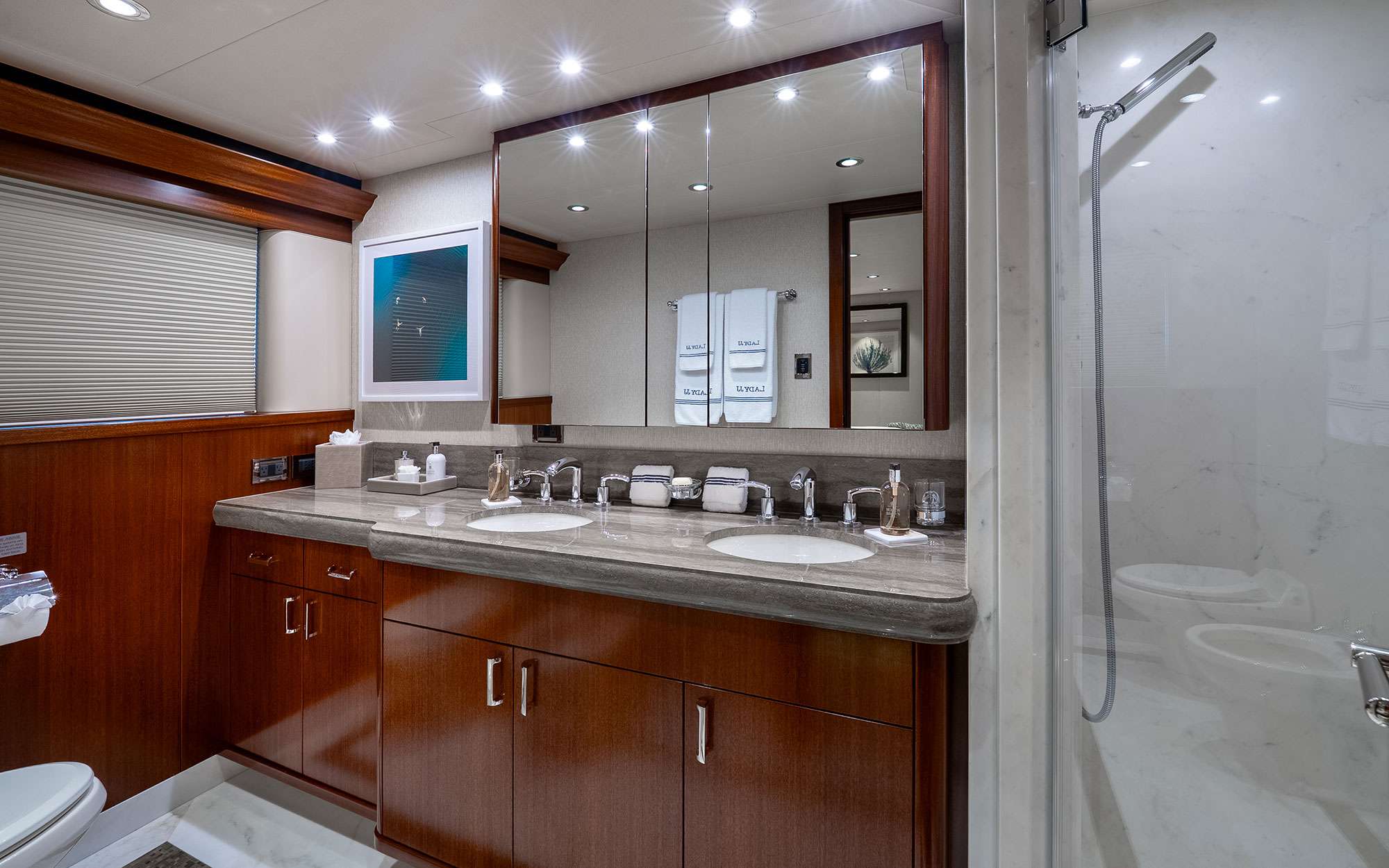 Thumbnail yachtPic9