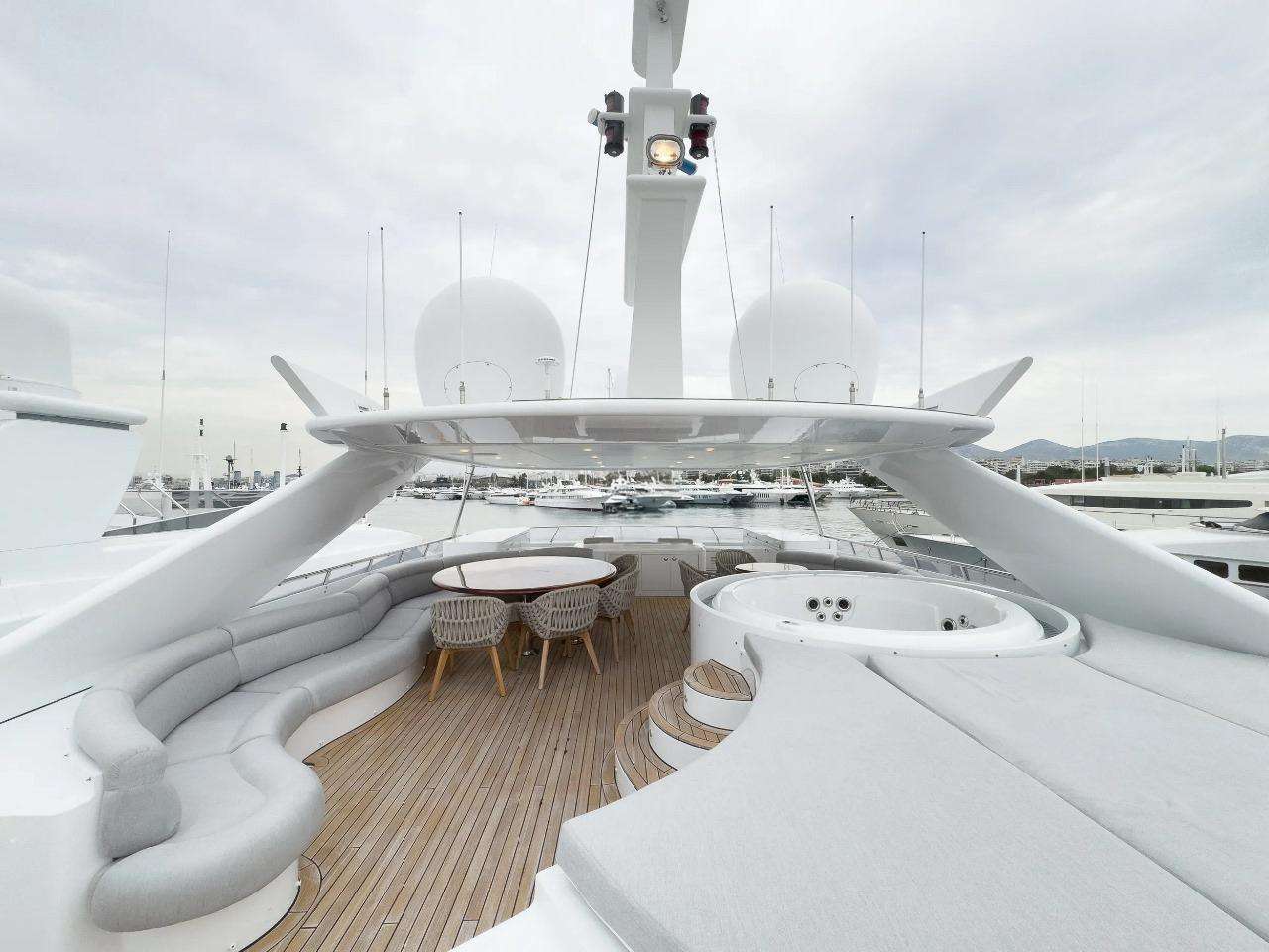 Thumbnail yachtPic18