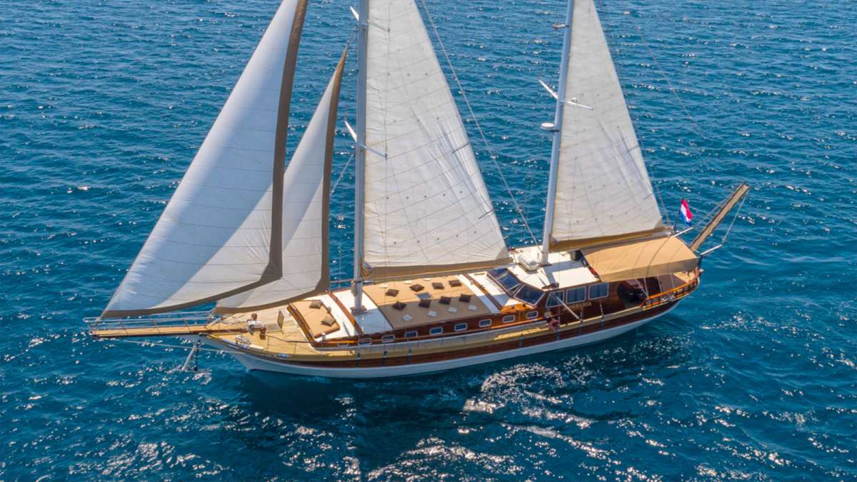 Yacht Photo