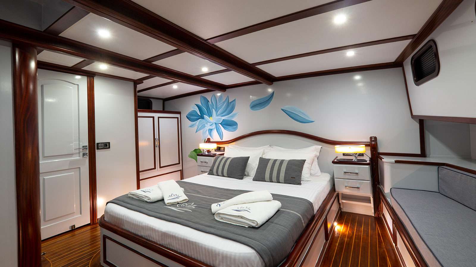 Yacht Photo