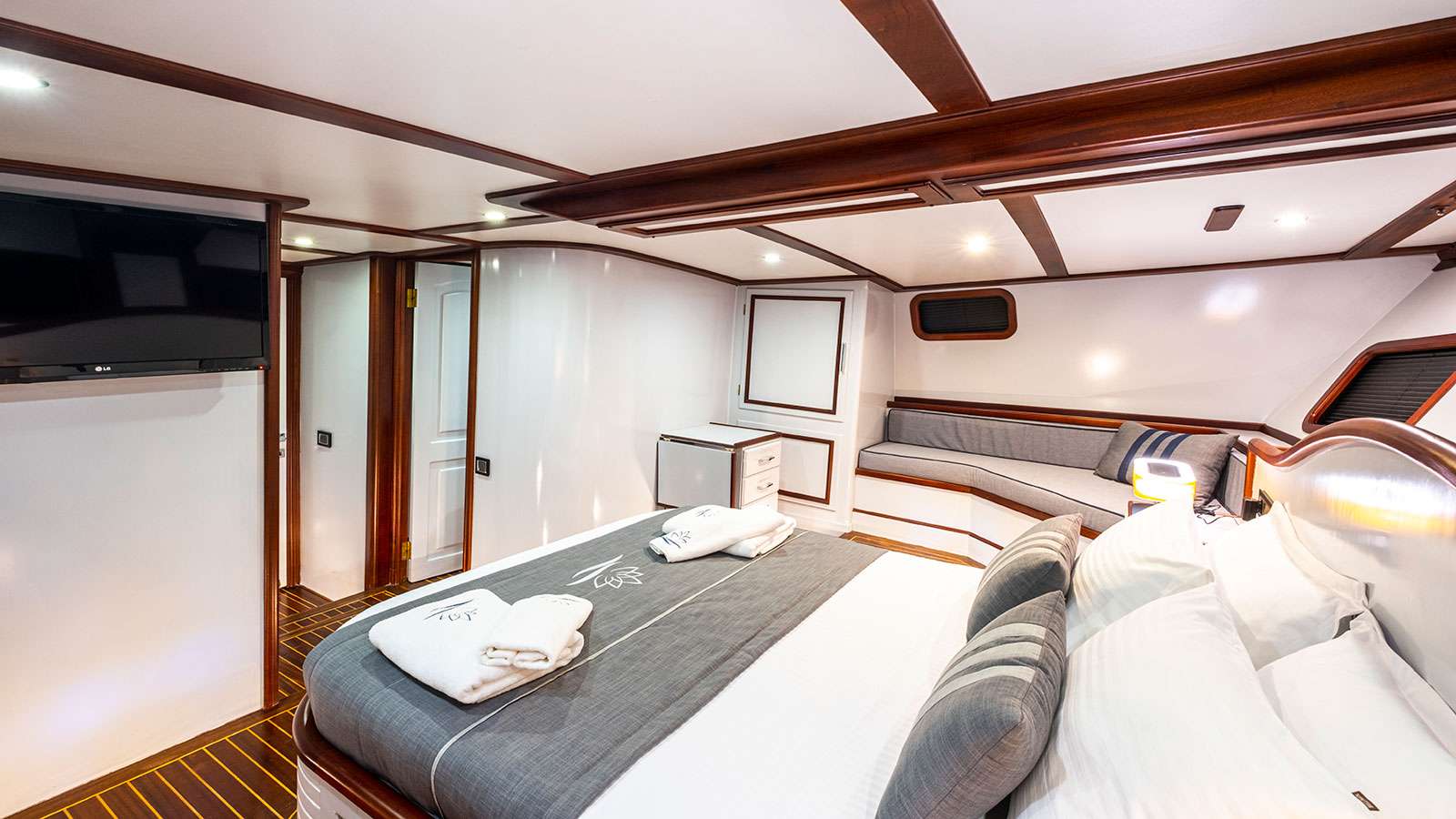 Yacht Photo