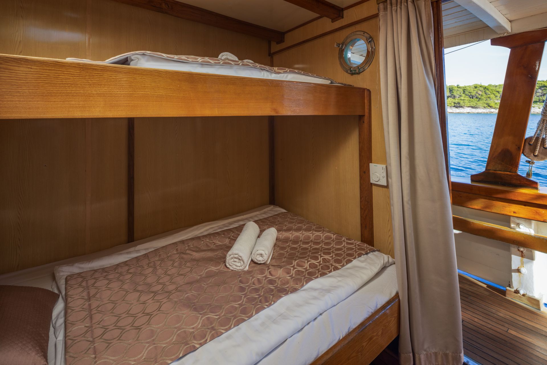 Yacht Image 26