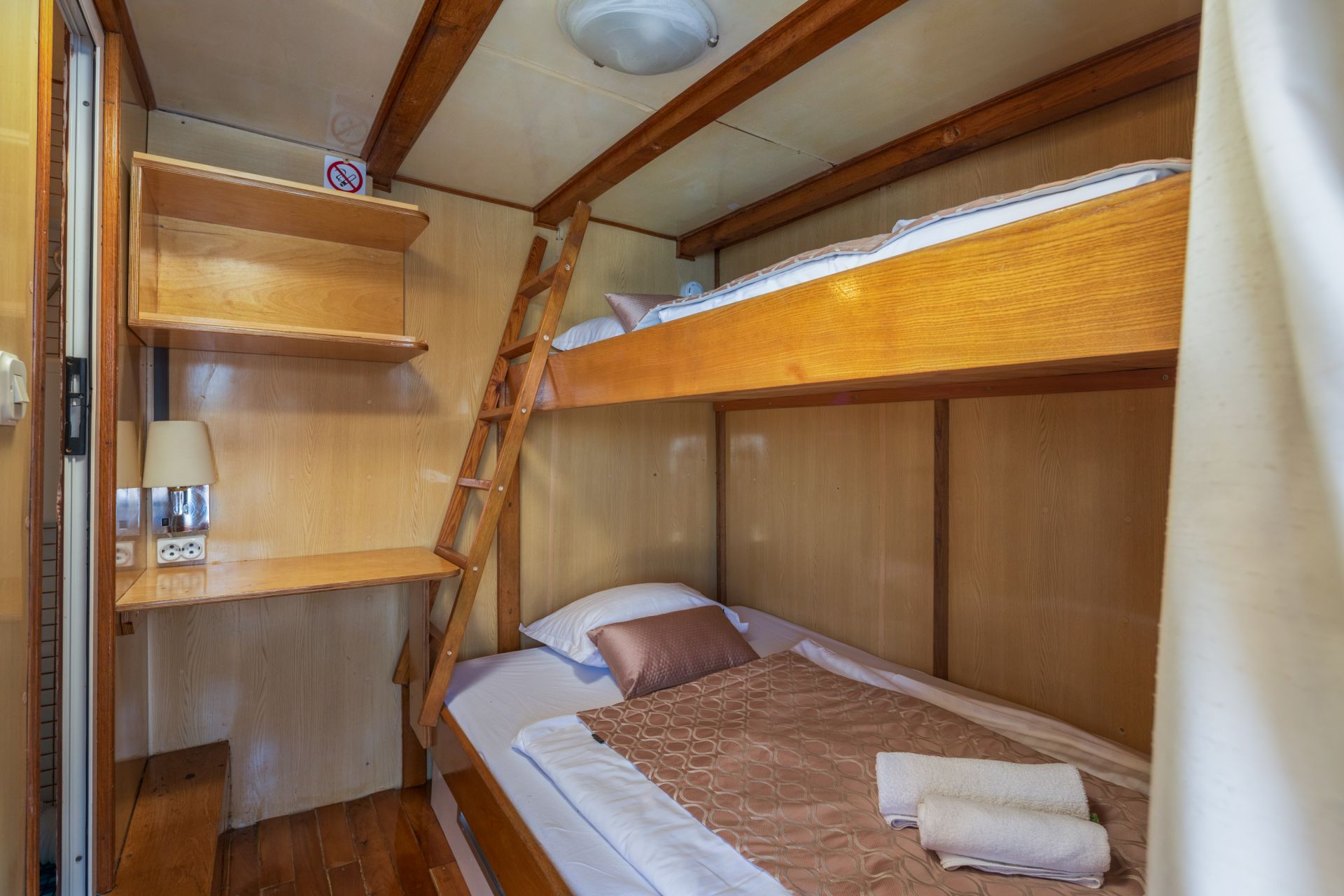 Yacht Image 30