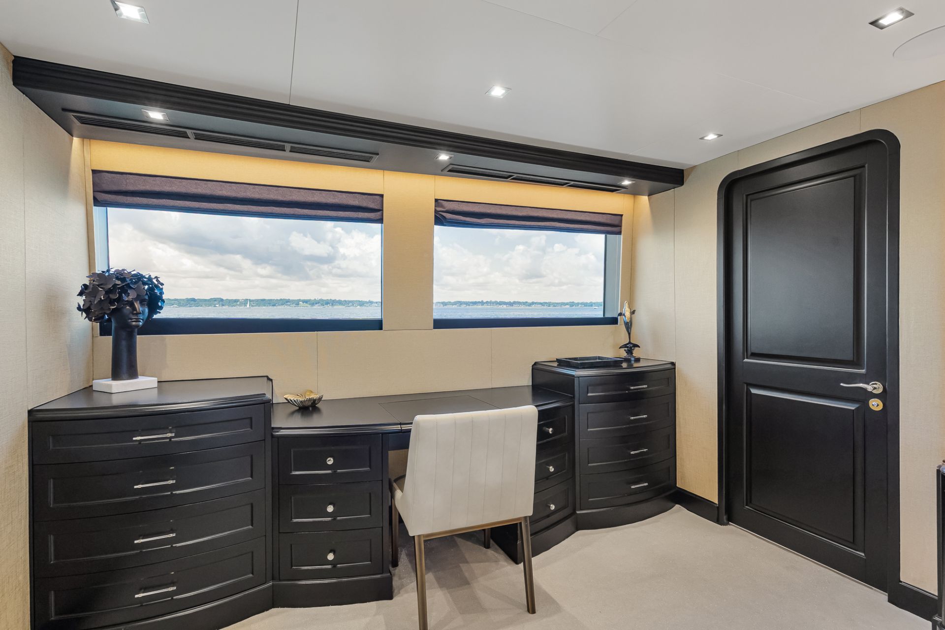 Yacht Image 16