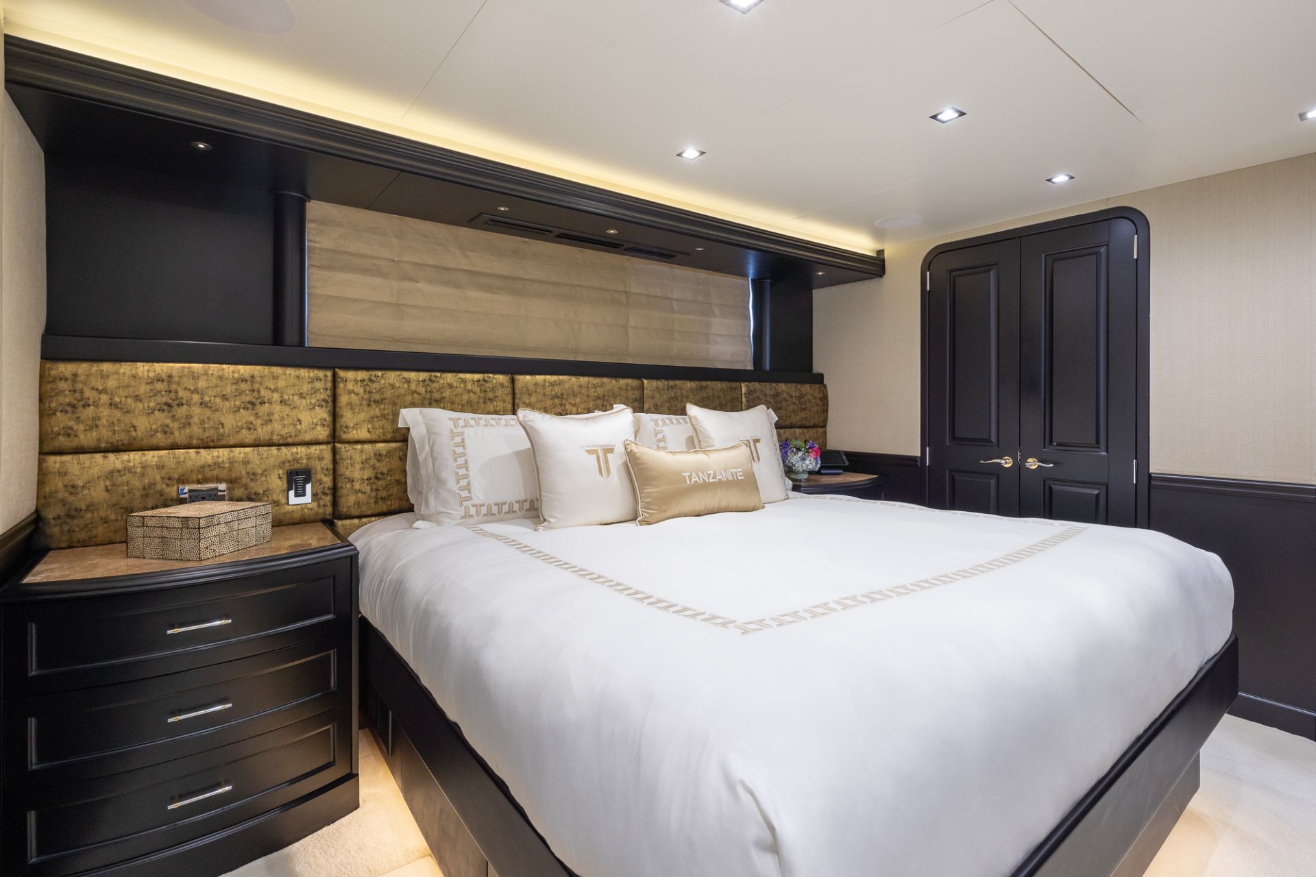 Yacht Image 28
