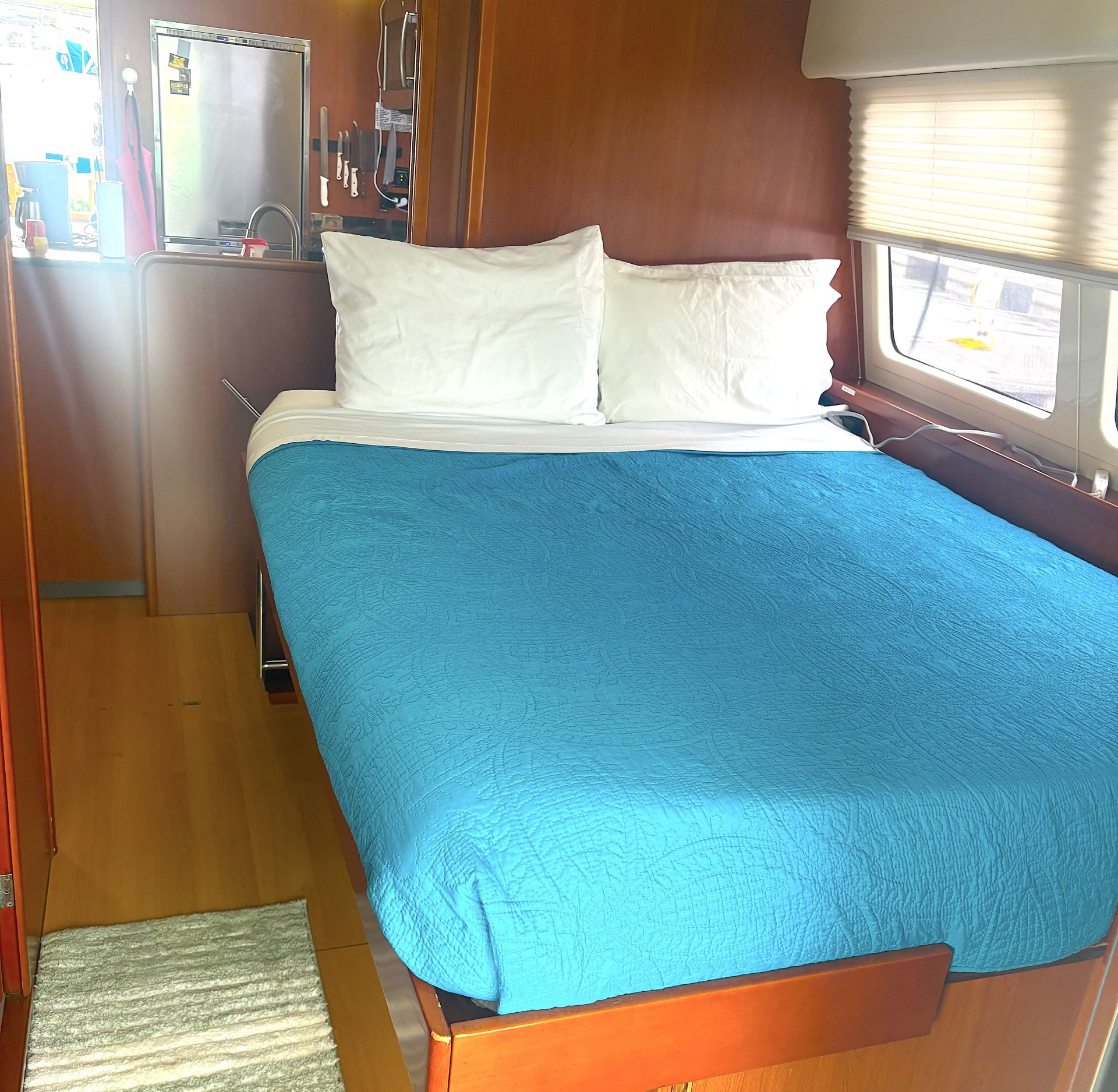 Yacht Image 9