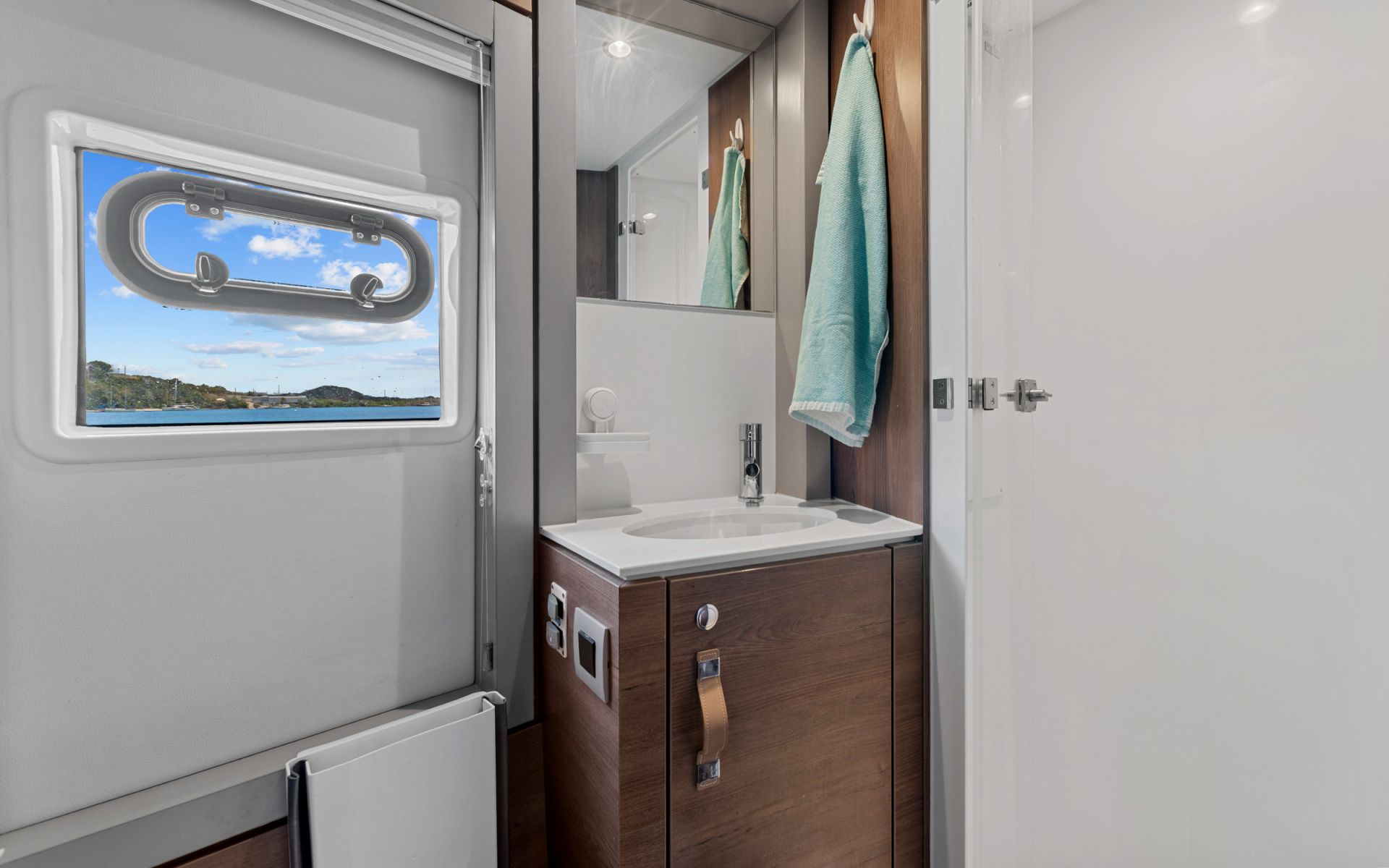 Yacht Image 34