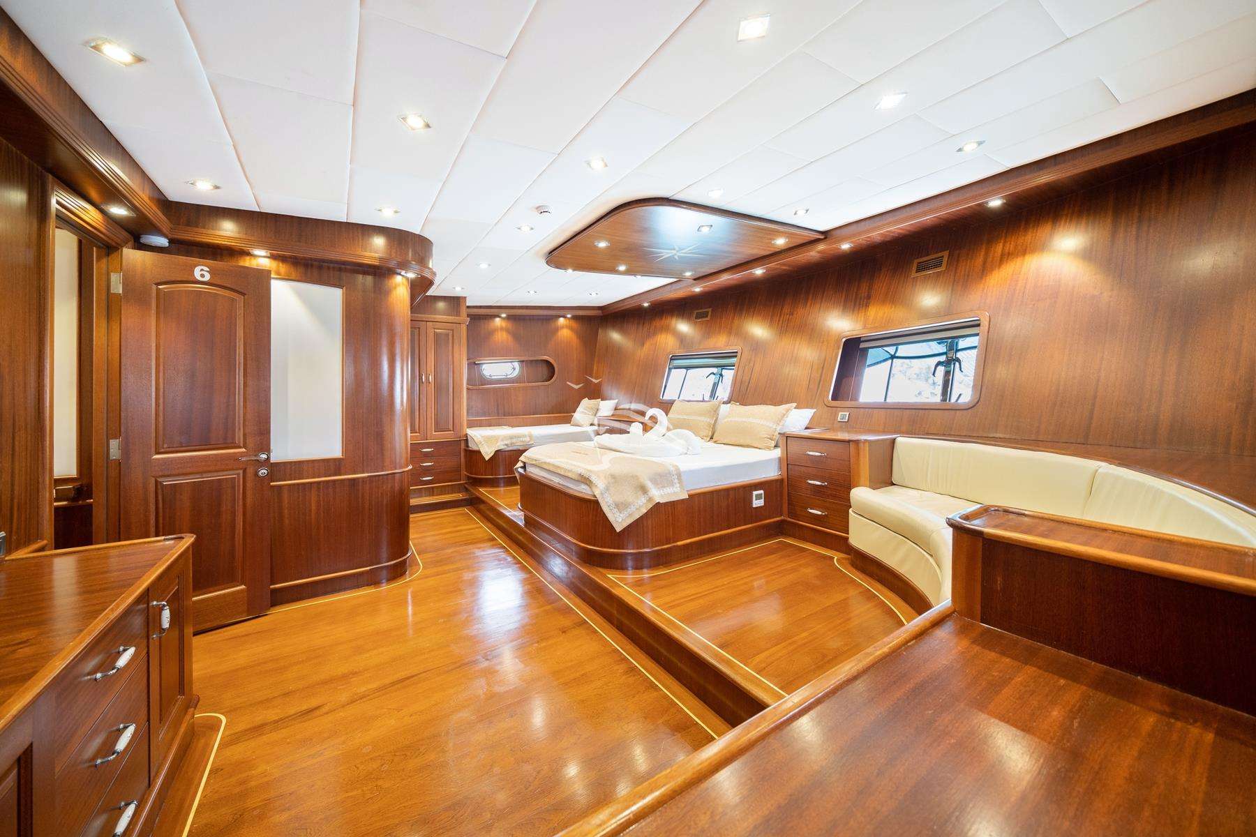 Yacht Photo
