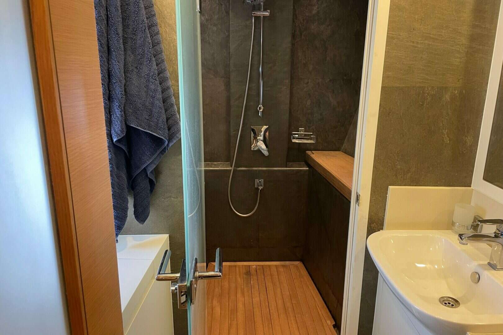 Serenity 64 photo 16