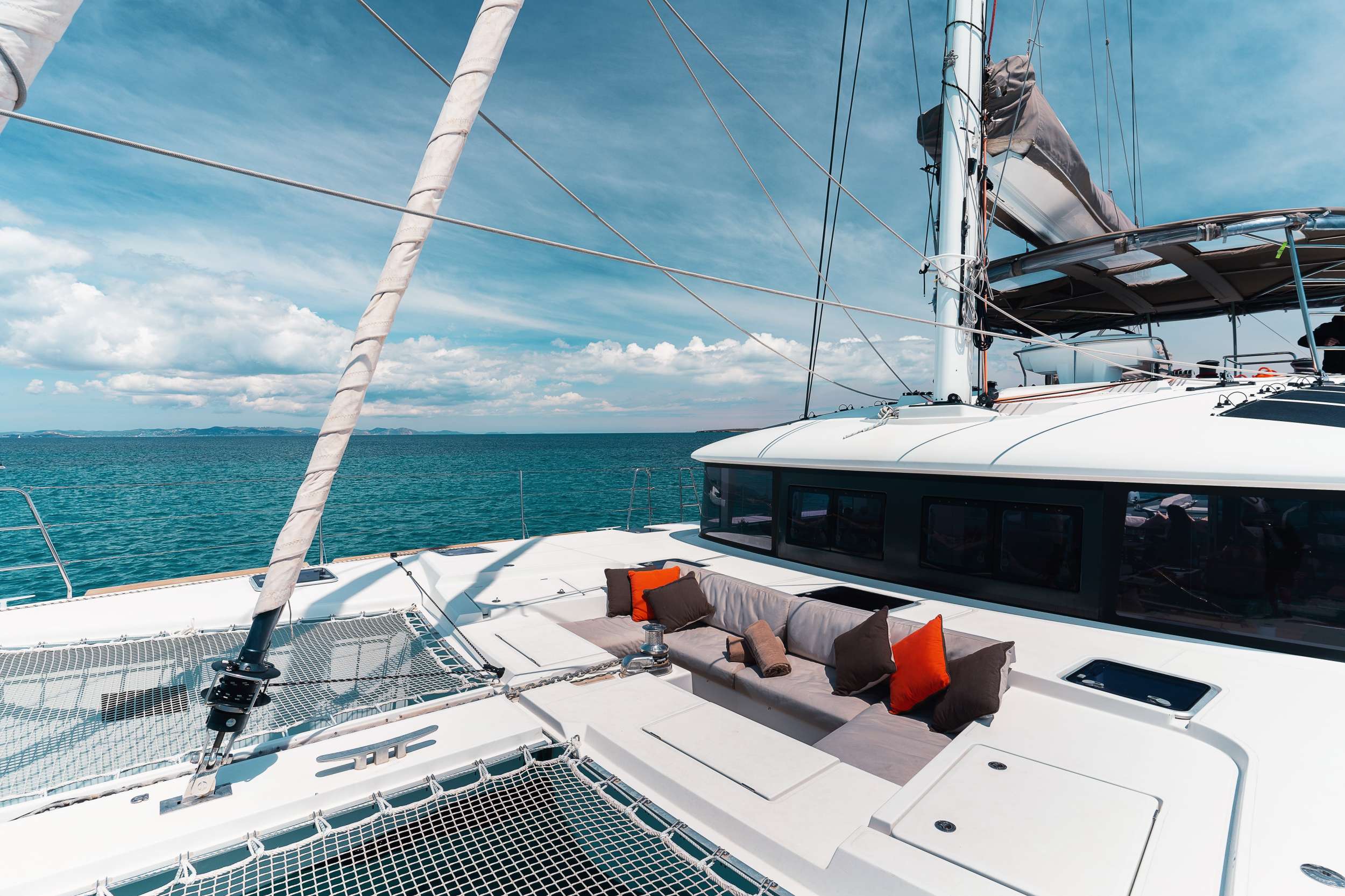 Lagoon 560 S2 photo 9