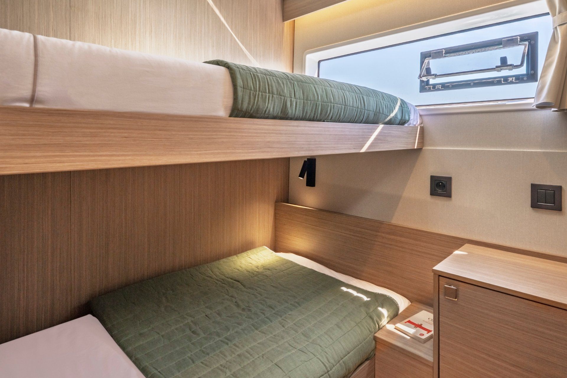 Yacht Image 21