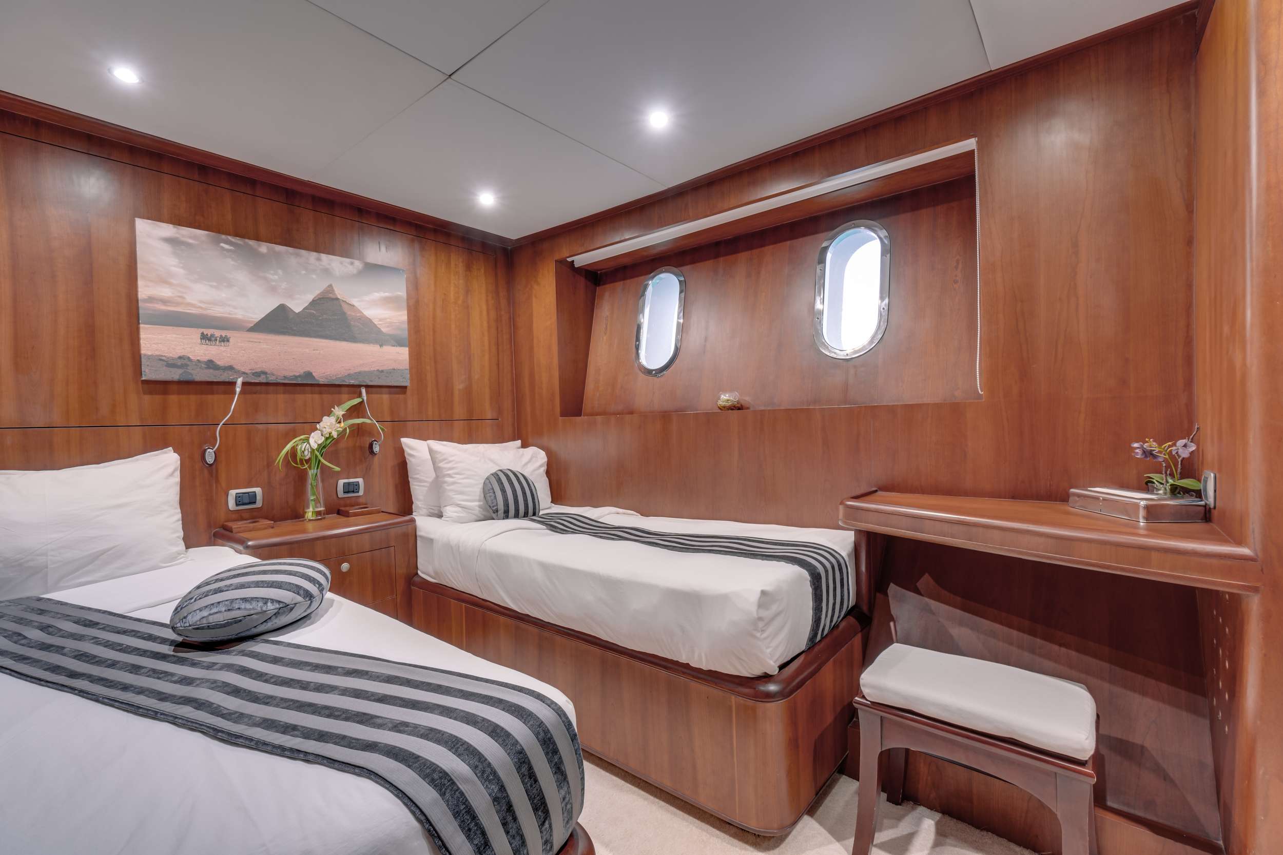 Thumbnail yachtPic16