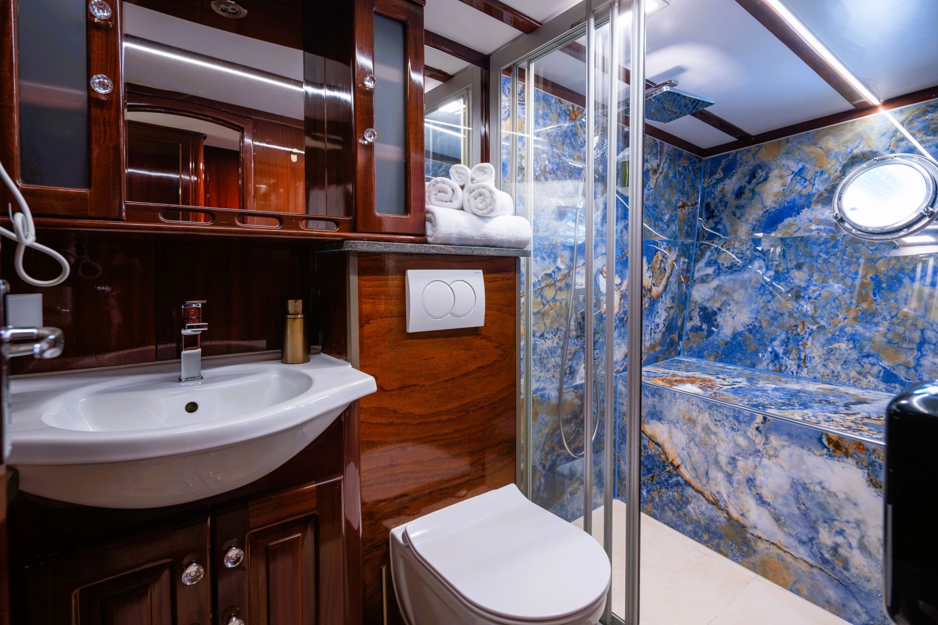 Yacht Image 33