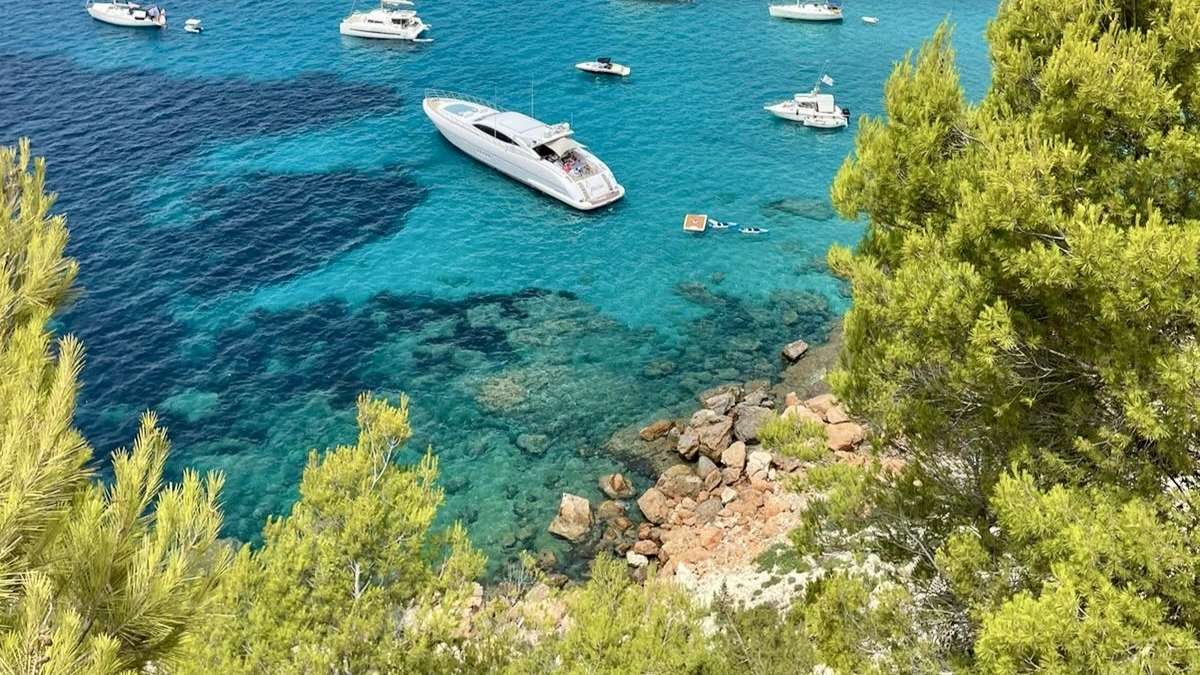 Yacht Photo