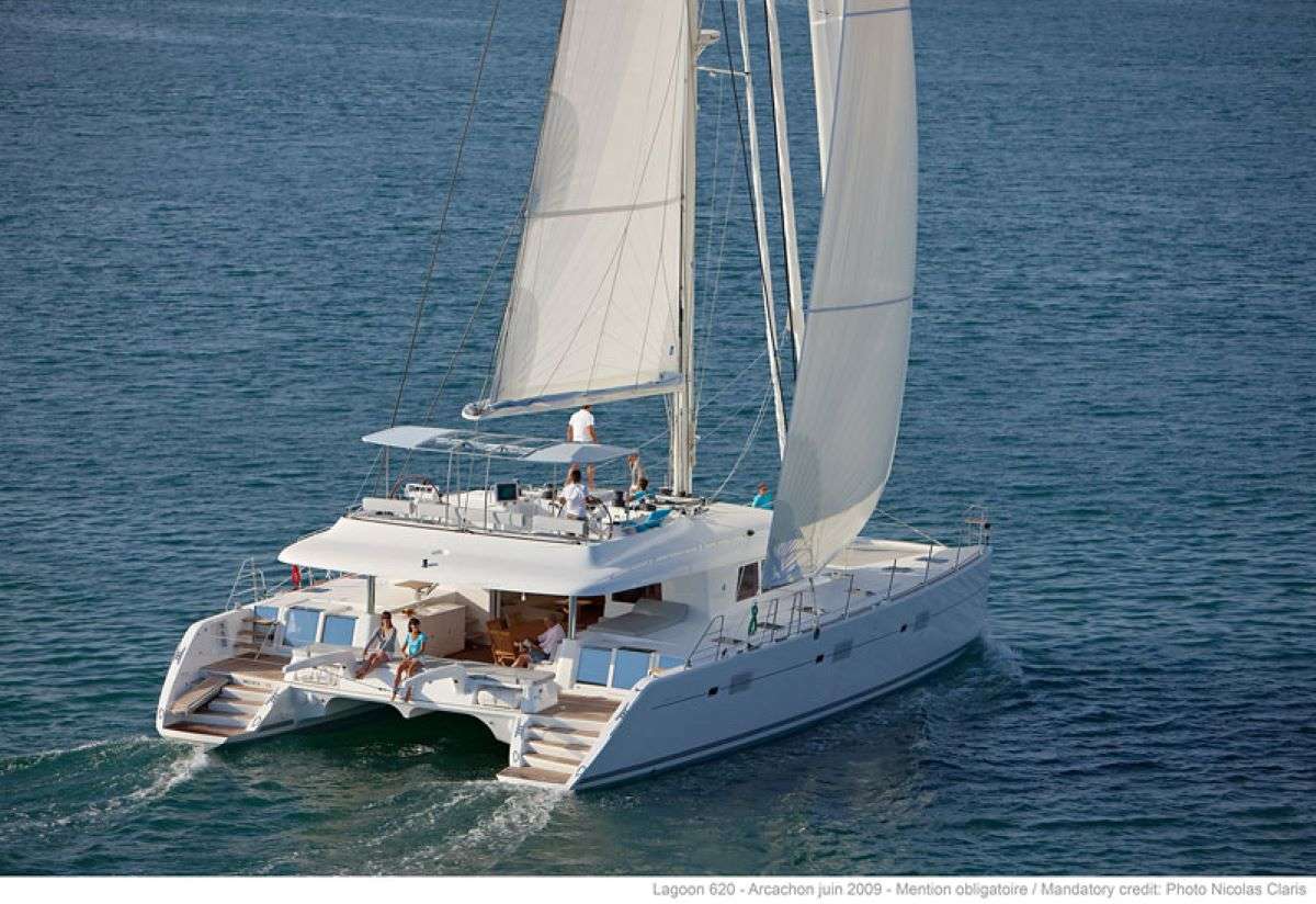 Yacht DREAM LAGOON 620