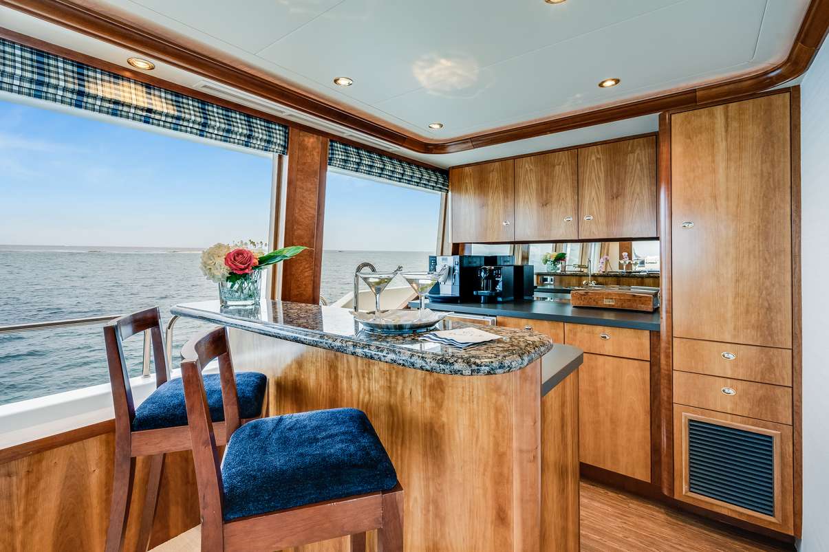 Thumbnail yachtPic10