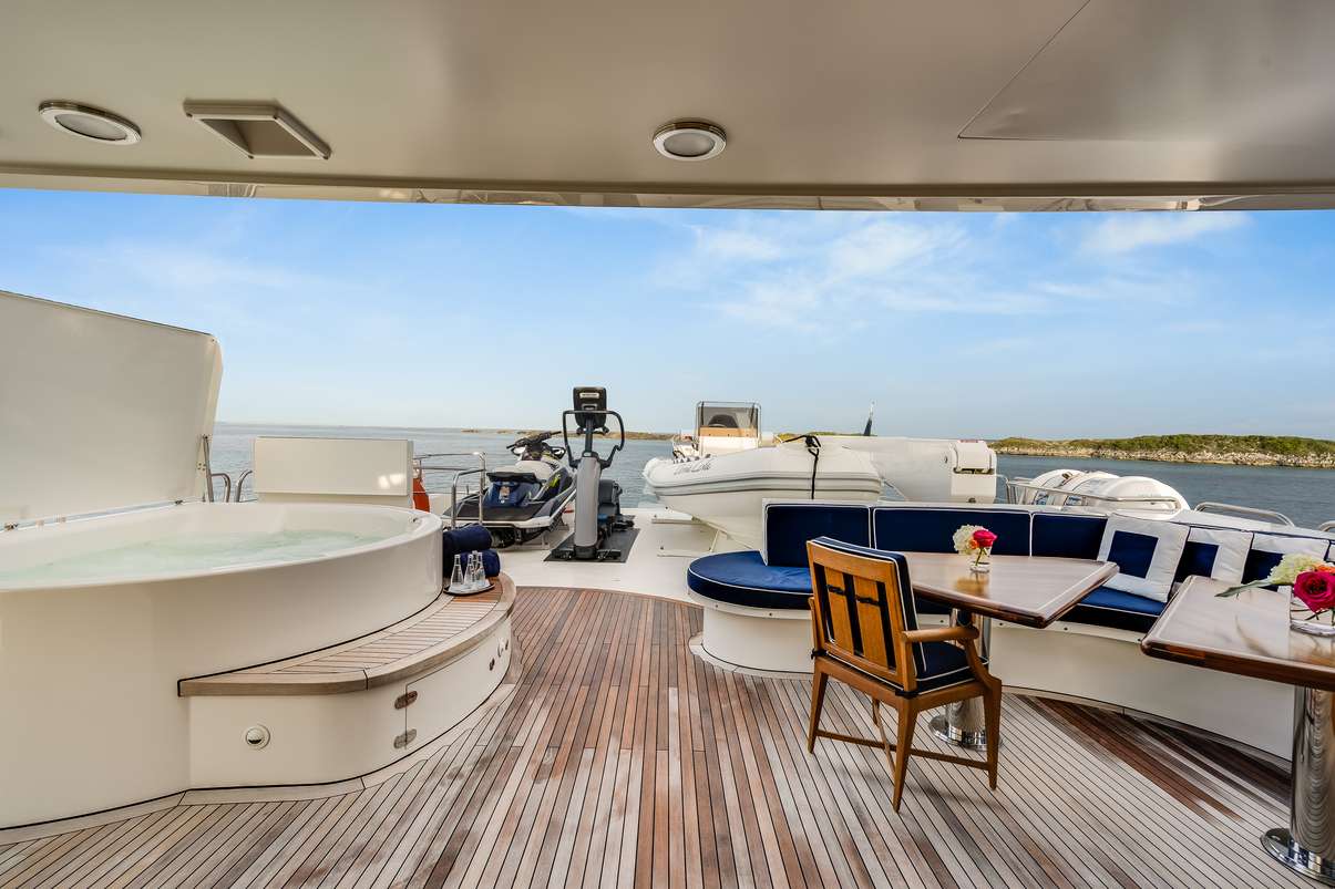 Thumbnail yachtPic12