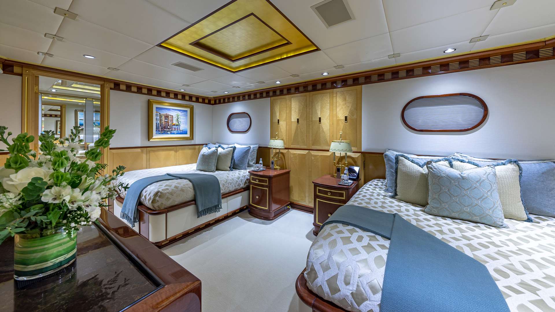 Starship 185' photo 11