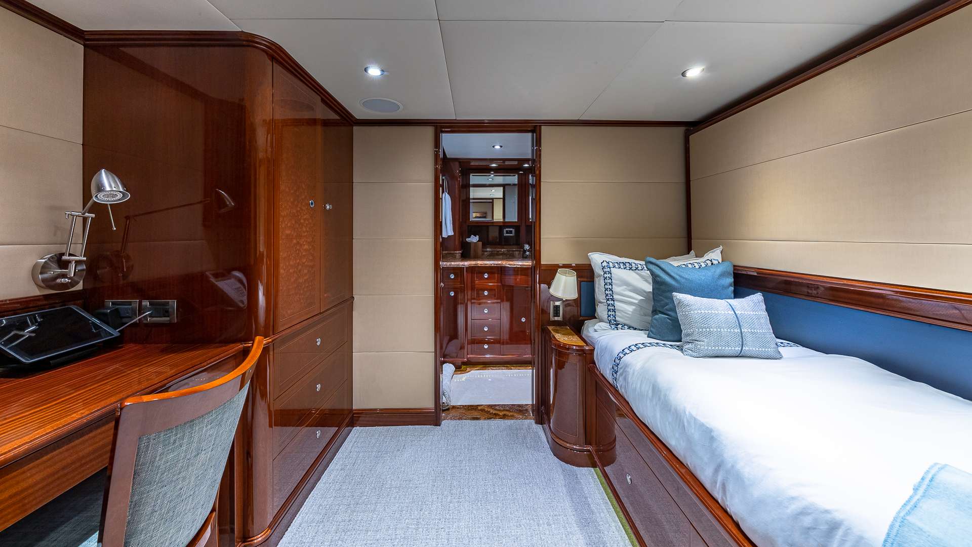 Thumbnail yachtPic11