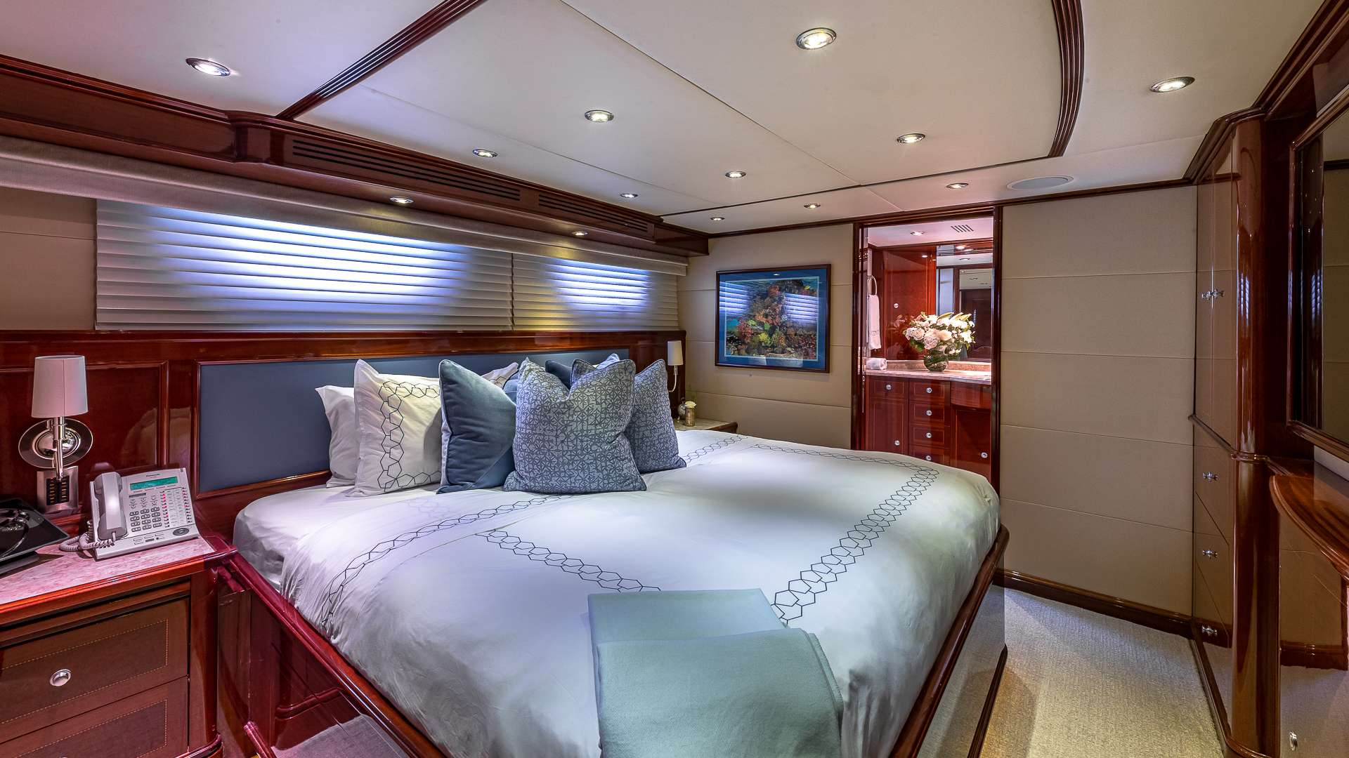 Thumbnail yachtPic9