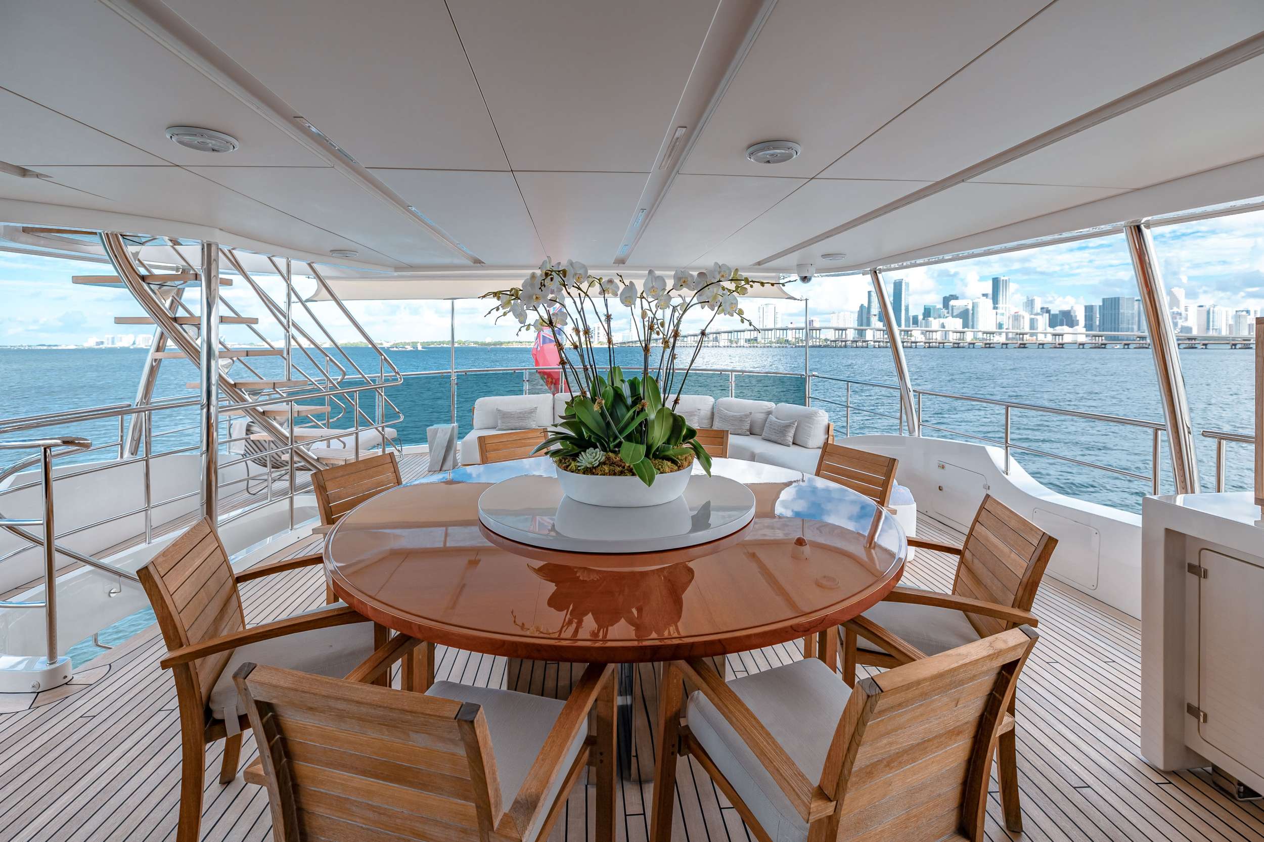 Thumbnail yachtPic17
