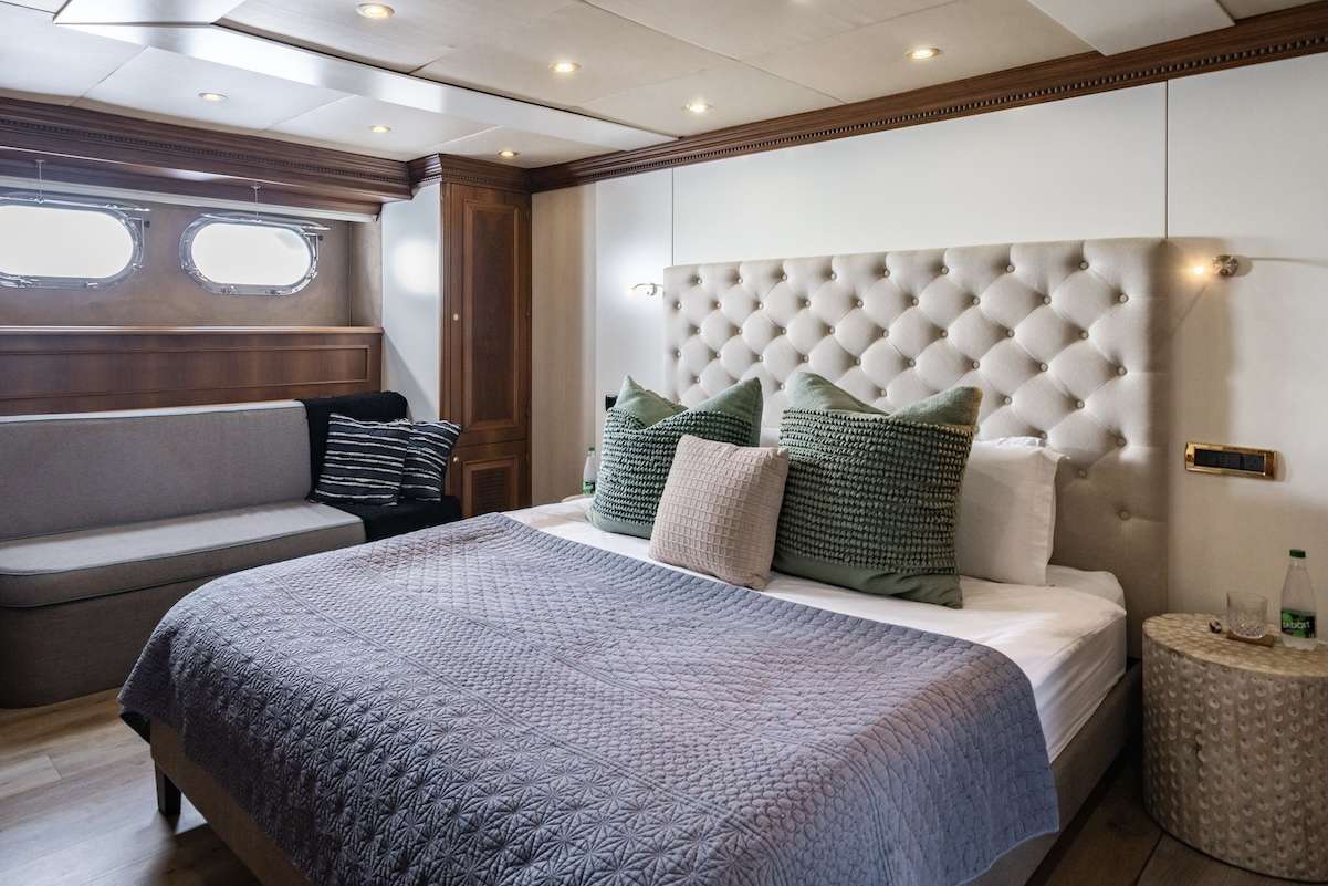 Thumbnail yachtPic9