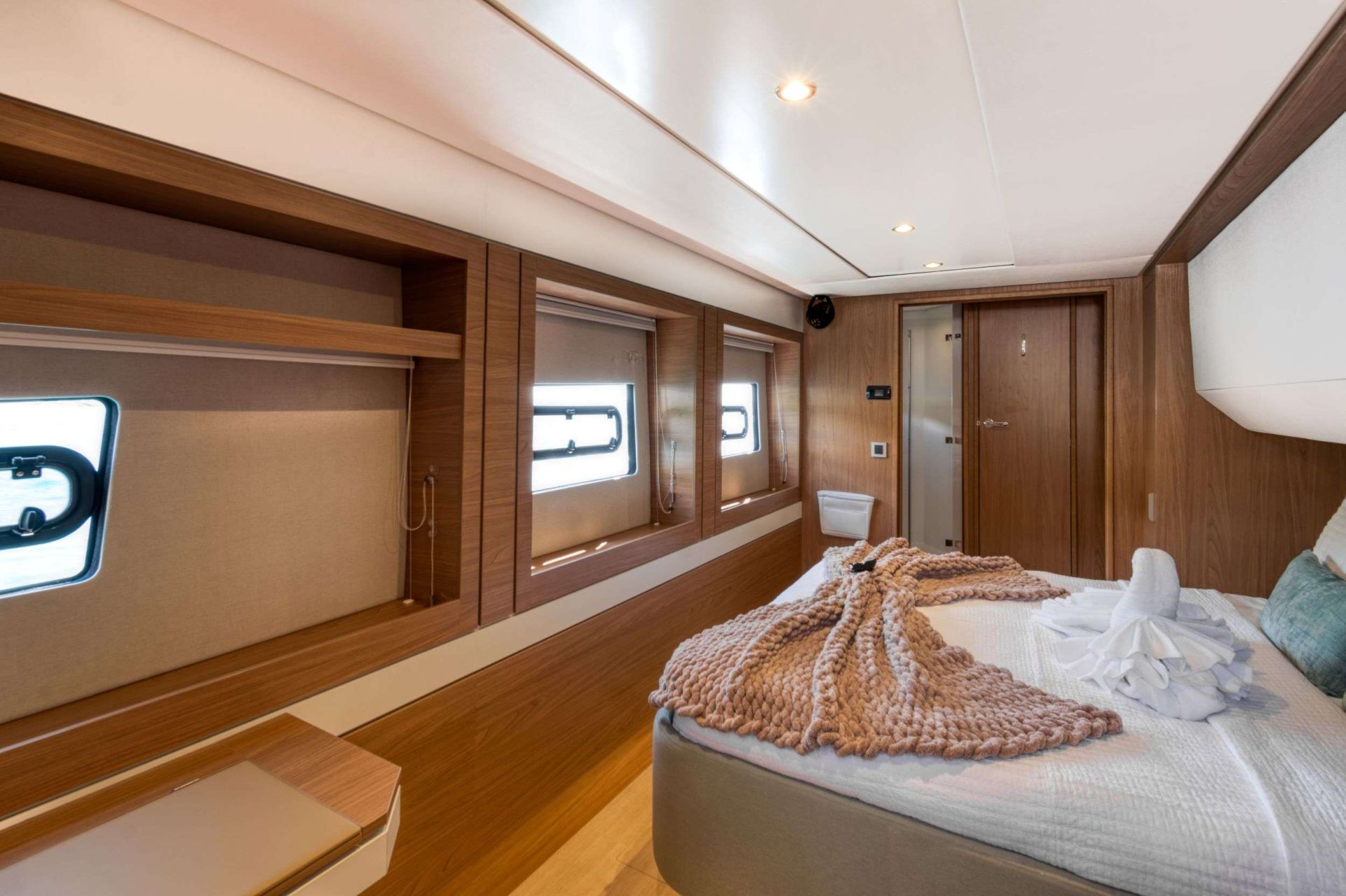 Yacht Image 9