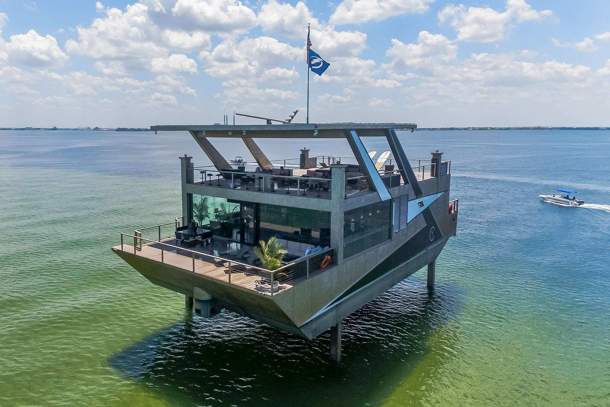 Yacht Mansion Yacht