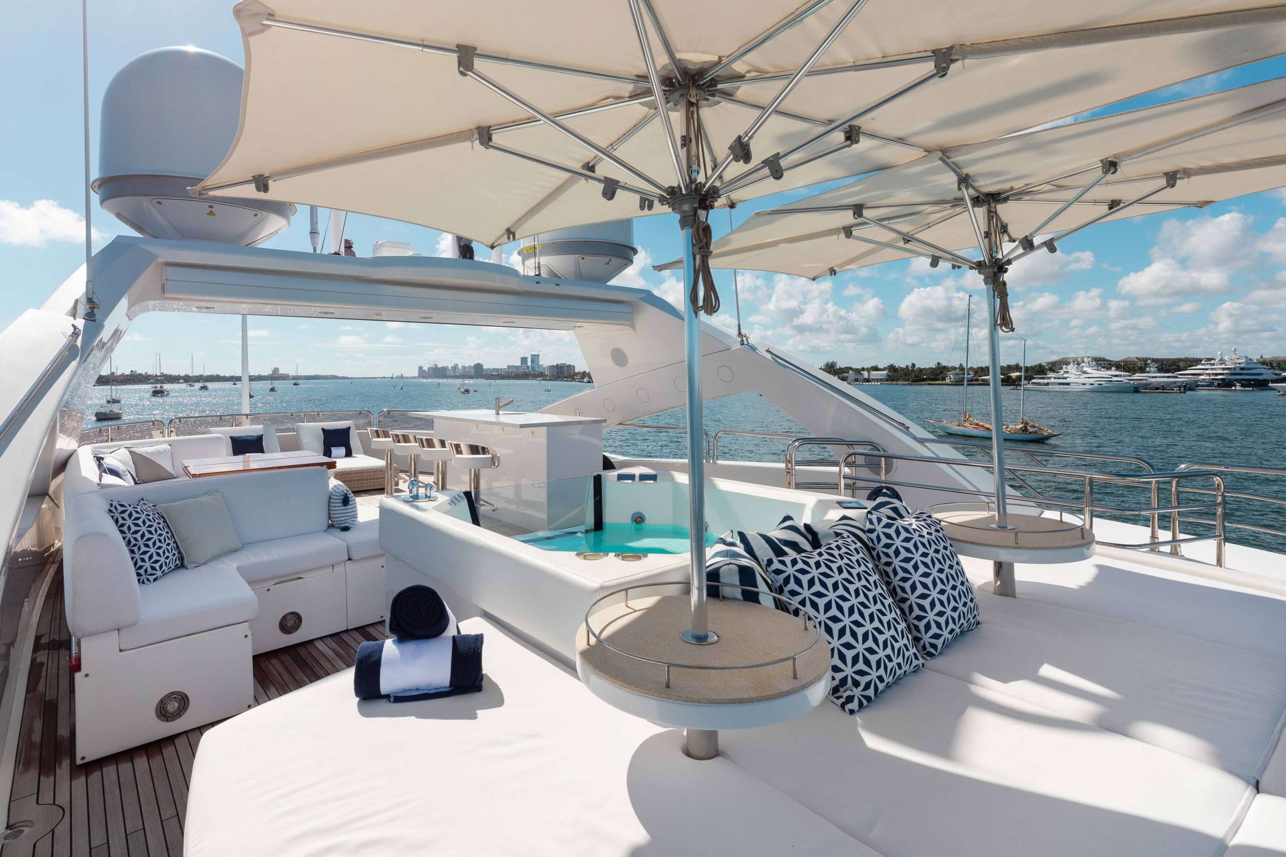 Thumbnail yachtPic16