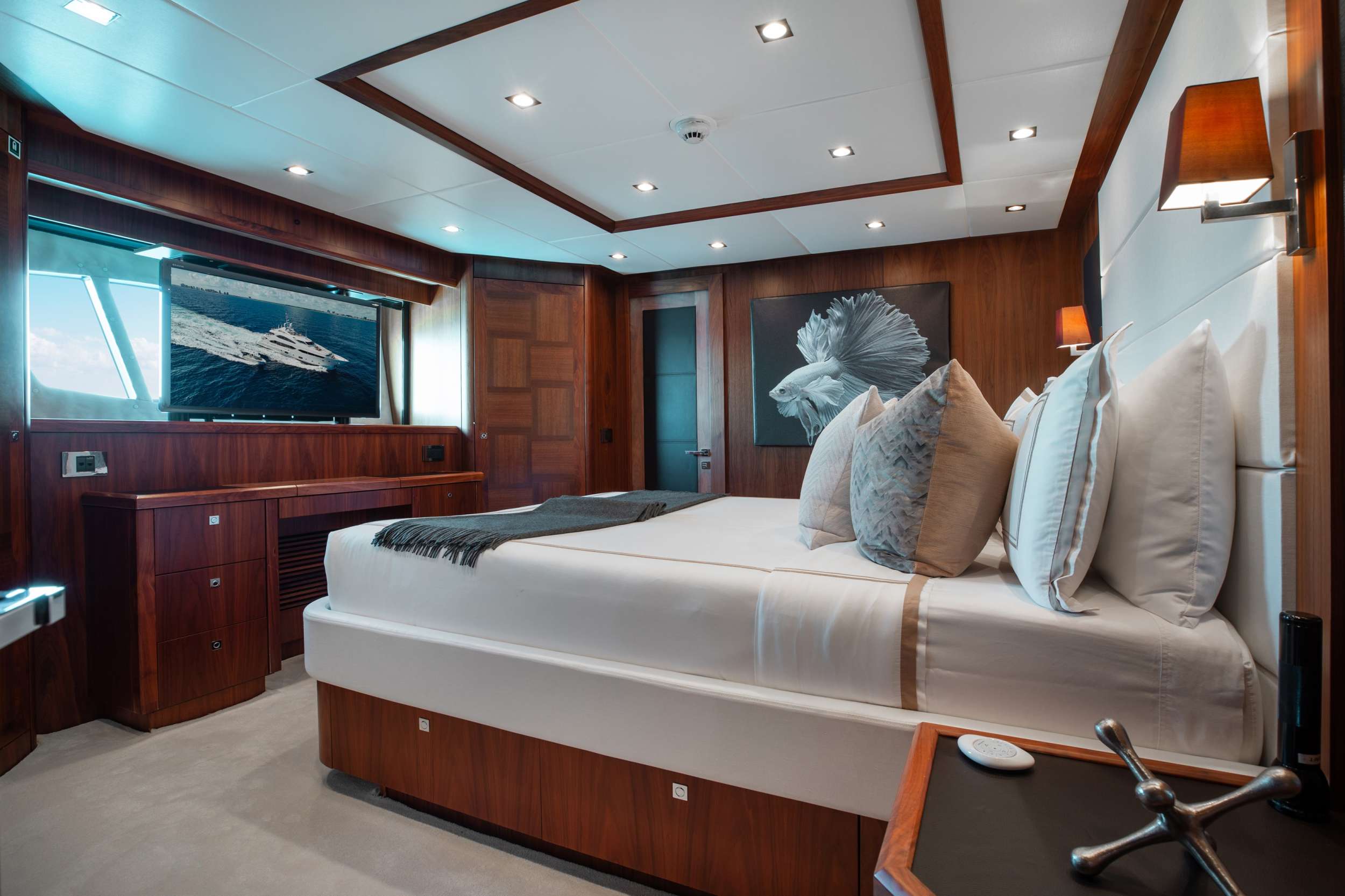 Thumbnail yachtPic9