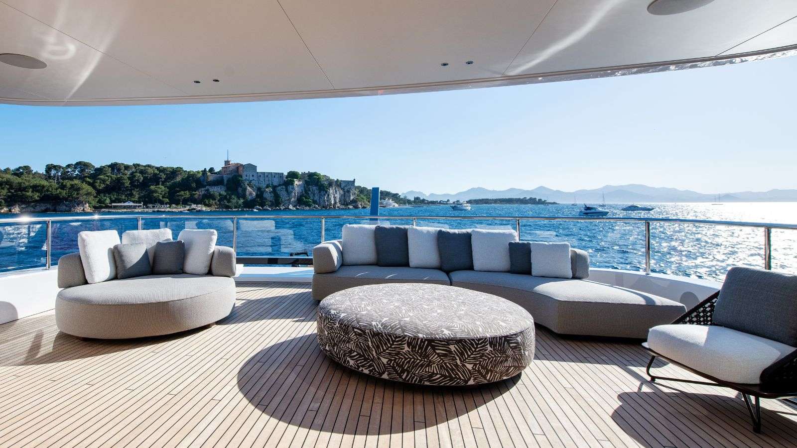 Thumbnail yachtPic11