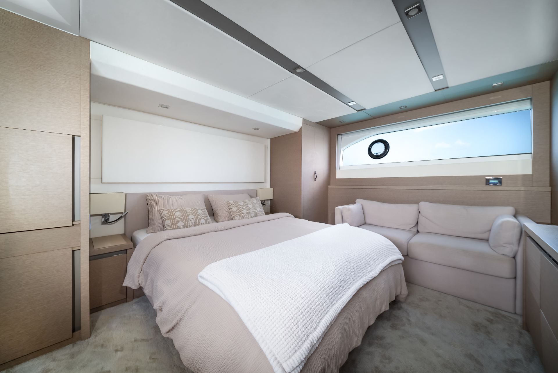 Yacht Image 12