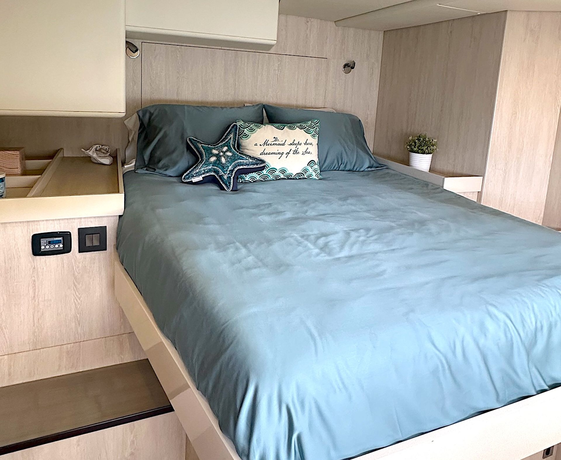 Yacht Image 9